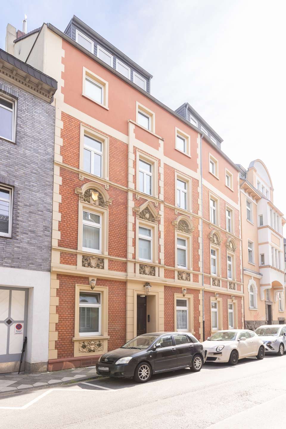 Altbaucharme trifft moderne Ausstattung: Sanierte Wohnung mit Balkon in Düsseldorf-Eller – Bild 9