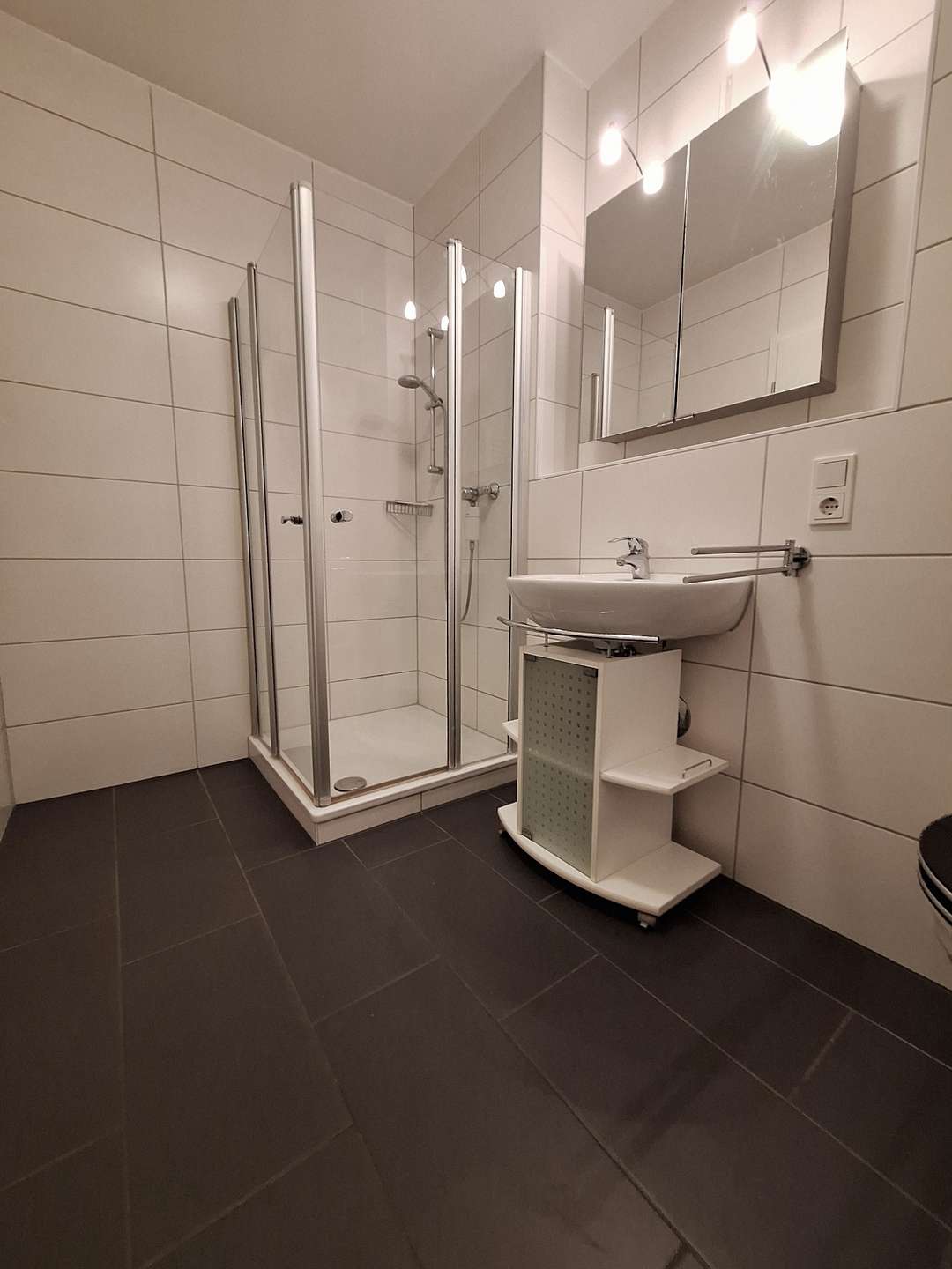 Bonner Str. in Marienburg: Zweizimmer-Komfortwohnung mit Südwestbalkon – Bild 5