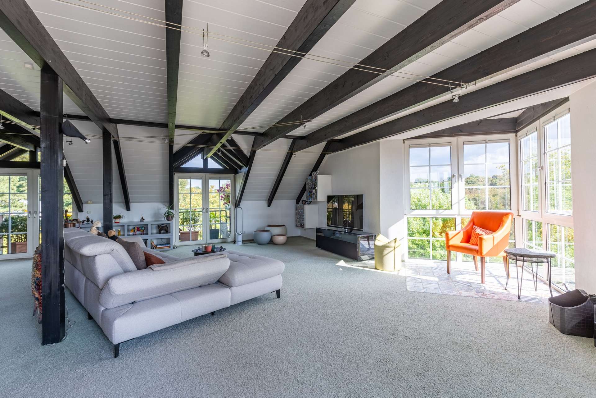 Lichtdurchflutetes Penthouse mit Panoramaterrasse – Bild 3