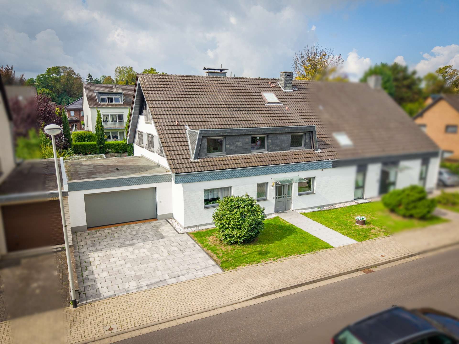 Ein Zuhause mit besonderem Raumgefühl in gefragter Lage von Stommeln – Bild 1