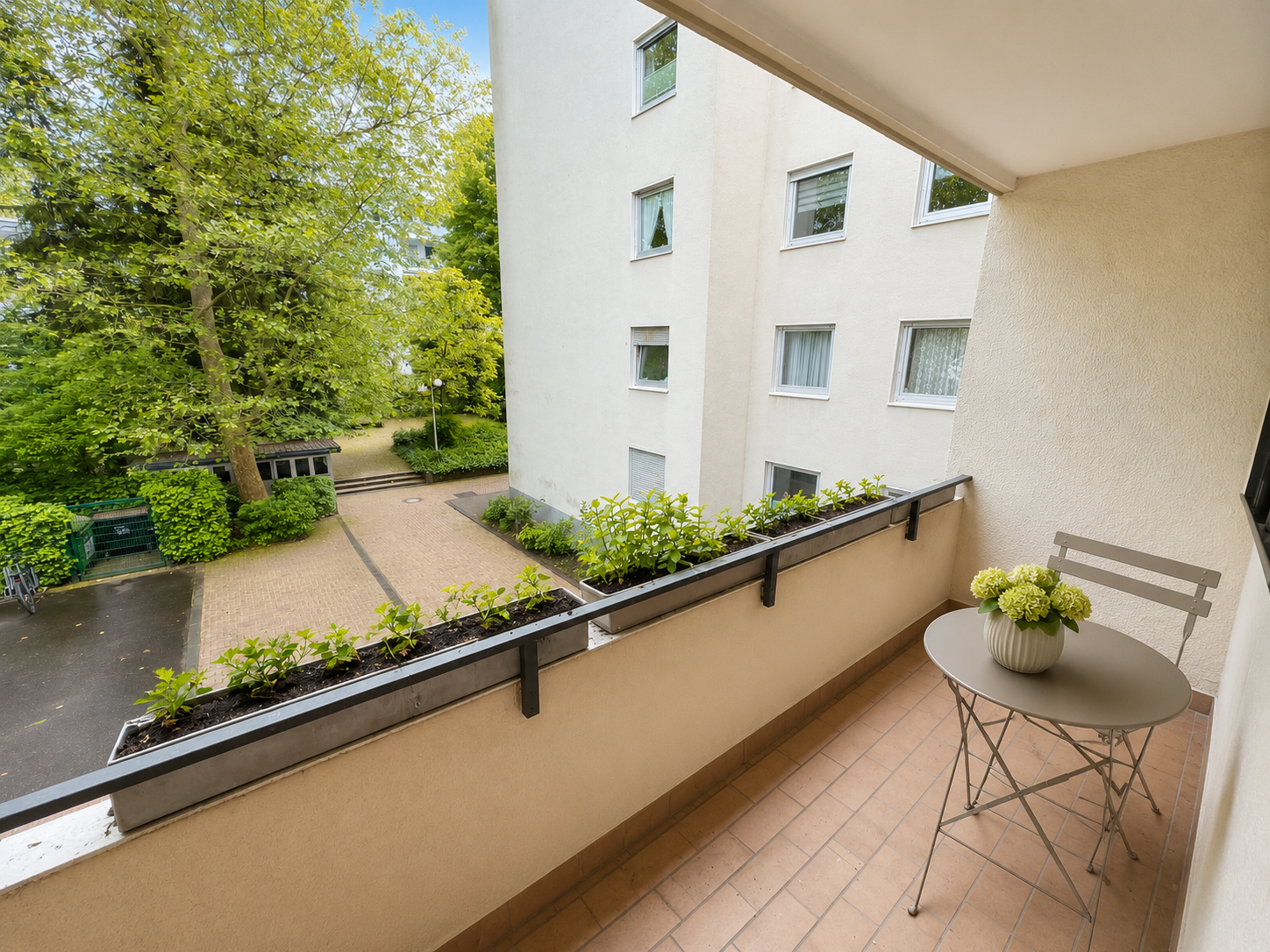 Vermietete 2-Zimmer-Wohnung in gefragter Lage von Köln-Weiden – kompakt, solide, renditestark in Köln