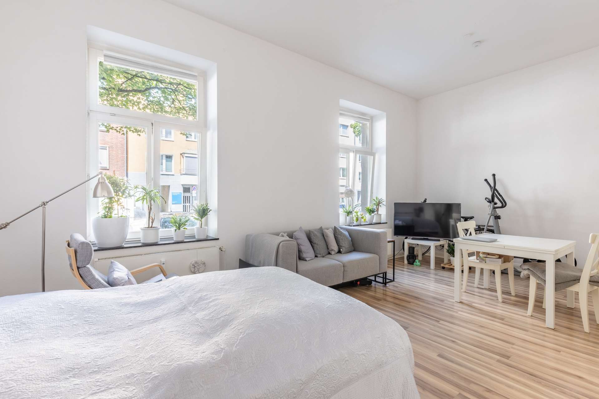 Hochwertige Altbau-Erdgeschosswohnung in Düsseldorf-Friedrichstadt – Bild 3