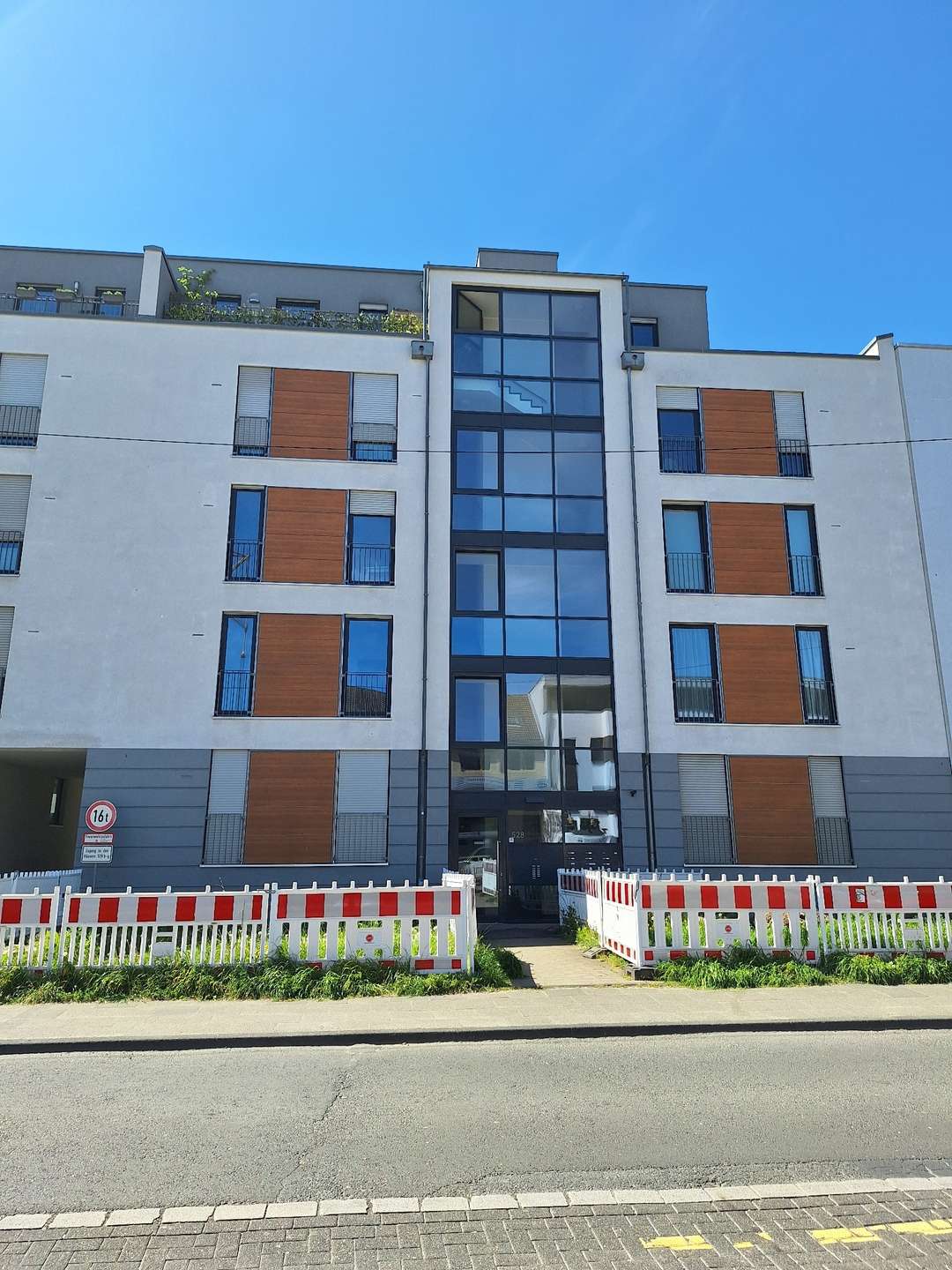Bonner Str. in Marienburg: Zweizimmer-Komfortwohnung mit Südwestbalkon – Bild 9