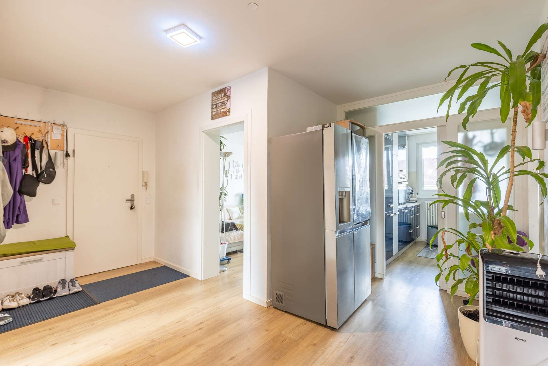 Familienfreundlich & modernisiert: 4 Zimmer mit Balkon und Einbauküche – Bild 9