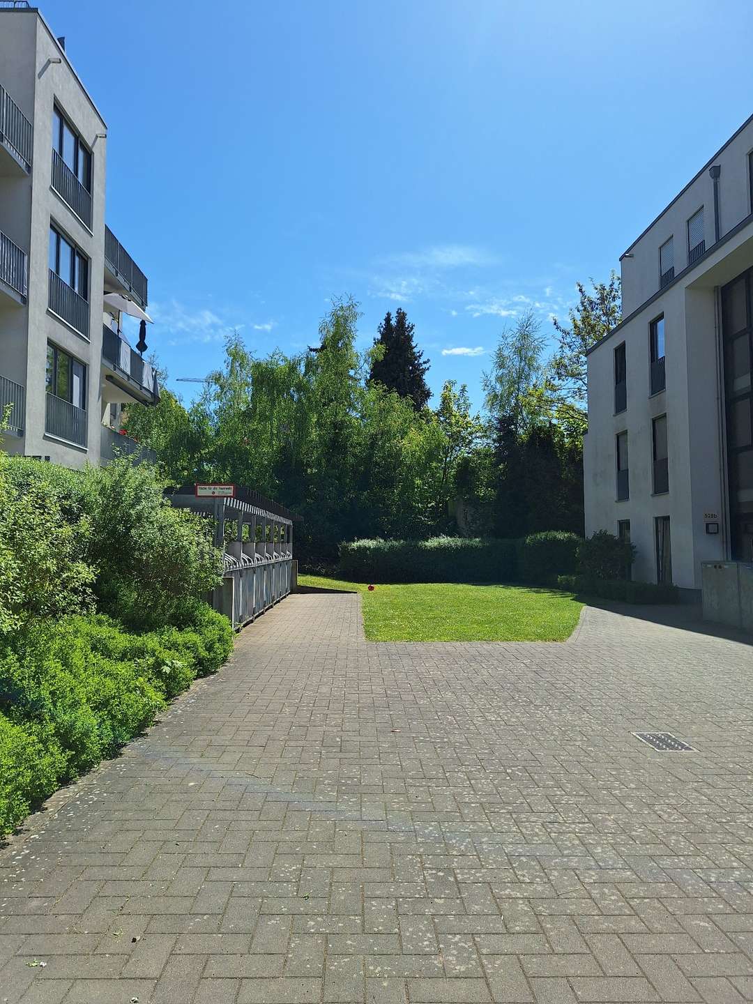 Bonner Str. in Marienburg: Zweizimmer-Komfortwohnung mit Südwestbalkon – Bild 11