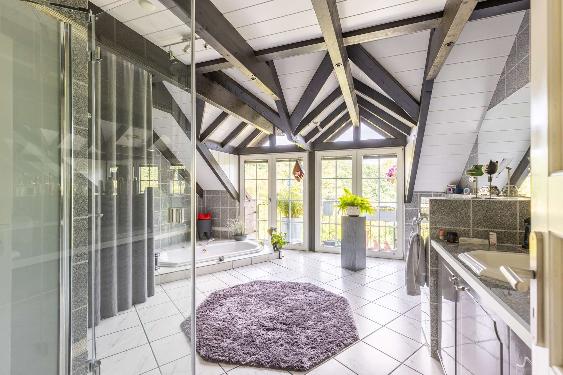 Lichtdurchflutetes Penthouse mit Panoramaterrasse – Bild 8