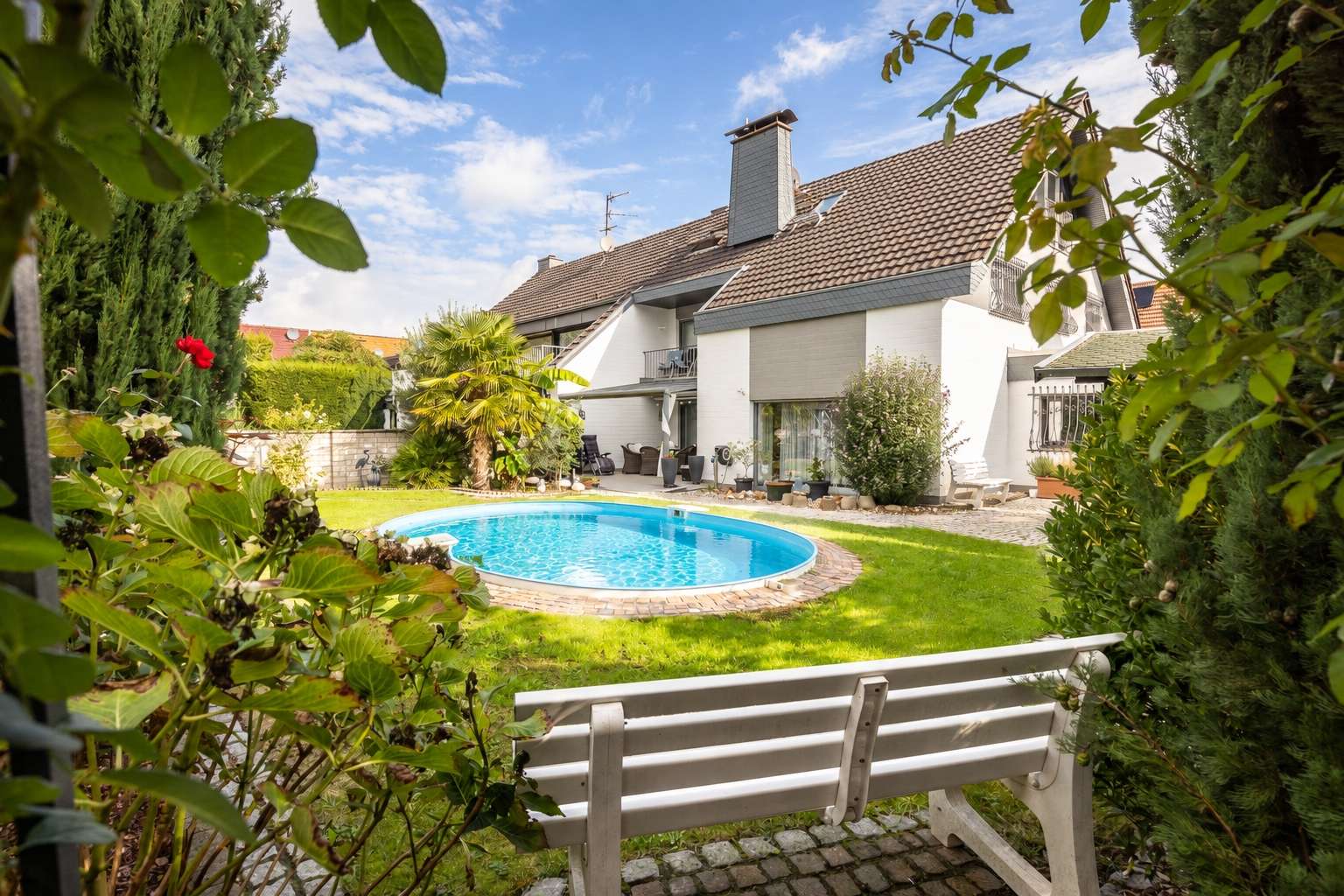 Ein Zuhause mit besonderem Raumgefühl in gefragter Lage von Stommeln – Bild 2