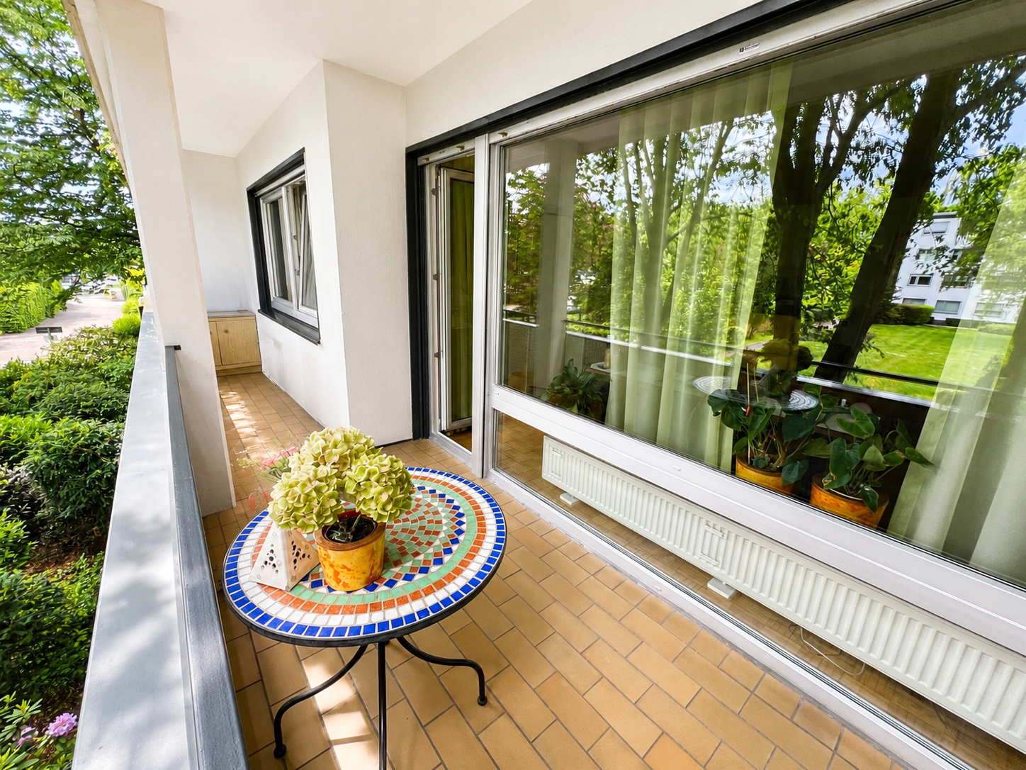 Solide Kapitalanlage in Köln-Weiden: Vermietete 2-Zimmer-Wohnung mit Balkon in beliebter Lage – Bild 2