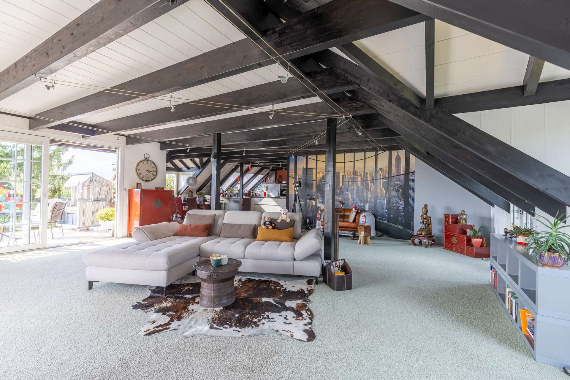 Lichtdurchflutetes Penthouse mit Panoramaterrasse – Bild 2