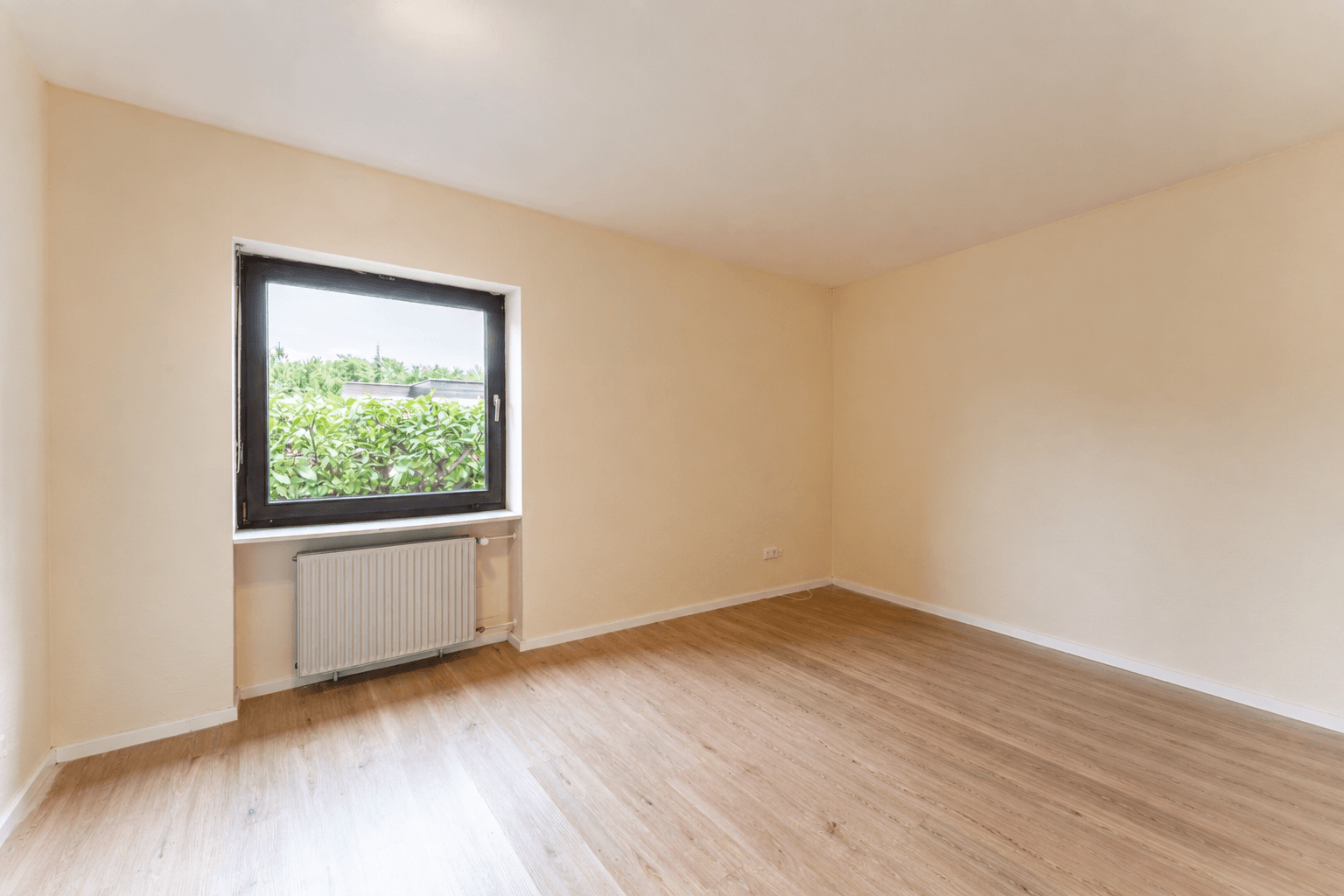 Sofort bezugsfertig | Bungalow mit Garage, Stellplatz & Garten – Bild 11