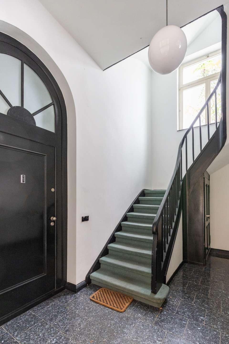 Hochwertige Altbau-Erdgeschosswohnung in Düsseldorf-Friedrichstadt – Bild 7