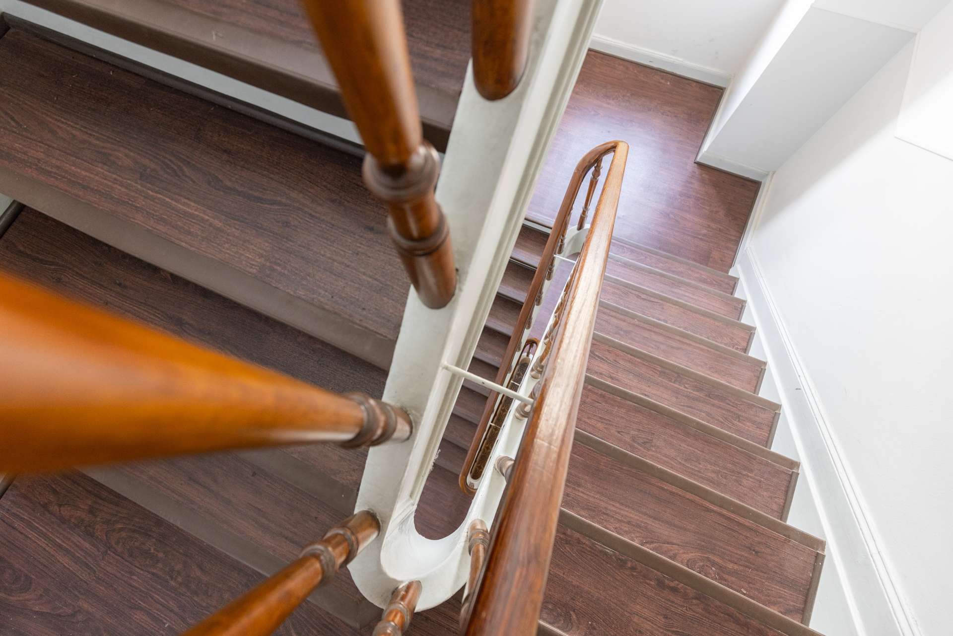 Altbaucharme trifft moderne Ausstattung: Sanierte Wohnung mit Balkon in Düsseldorf-Eller – Bild 6