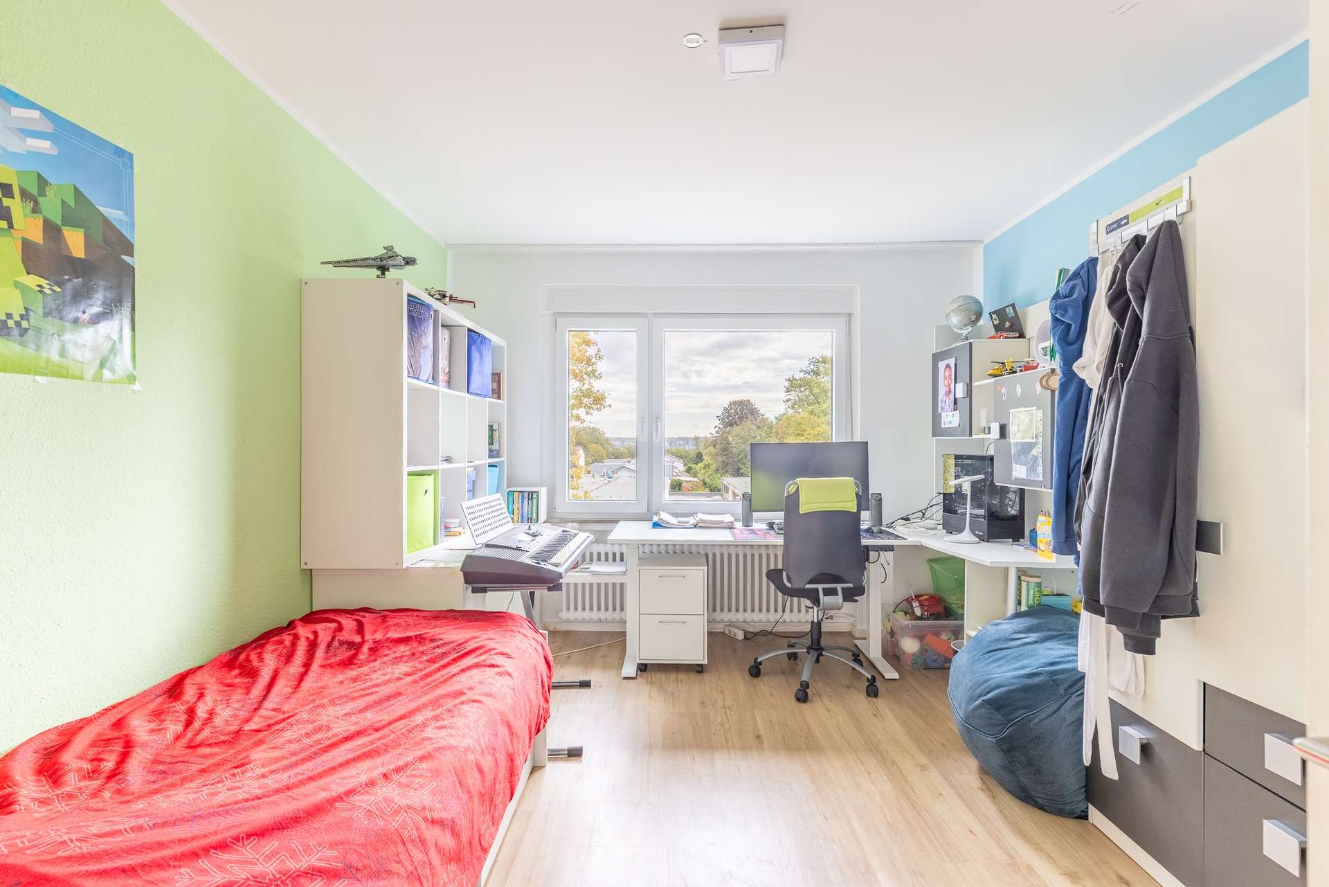 Familienfreundlich & modernisiert: 4 Zimmer mit Balkon und Einbauküche – Bild 7
