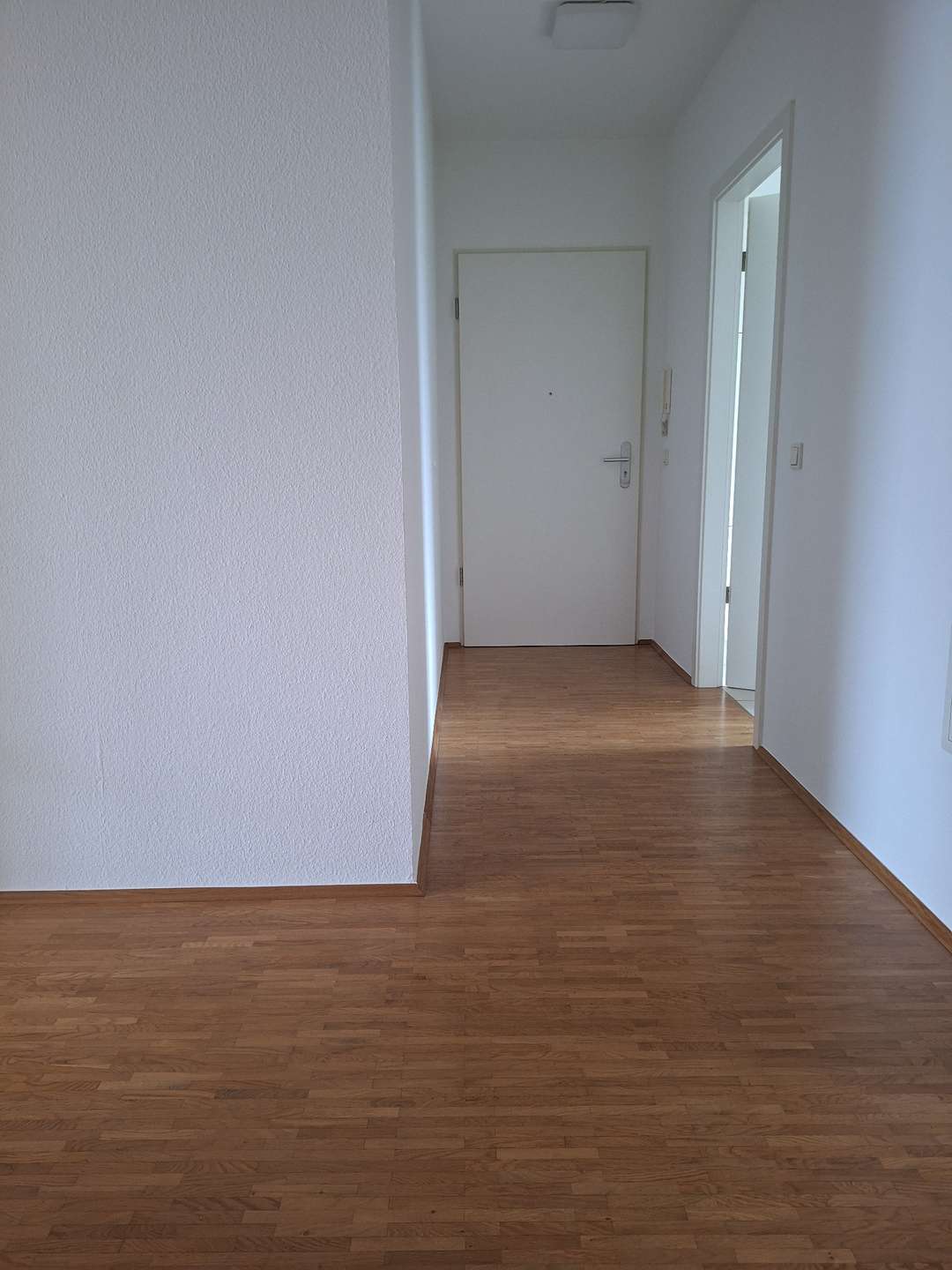 Bonner Str. in Marienburg: Zweizimmer-Komfortwohnung mit Südwestbalkon – Bild 6