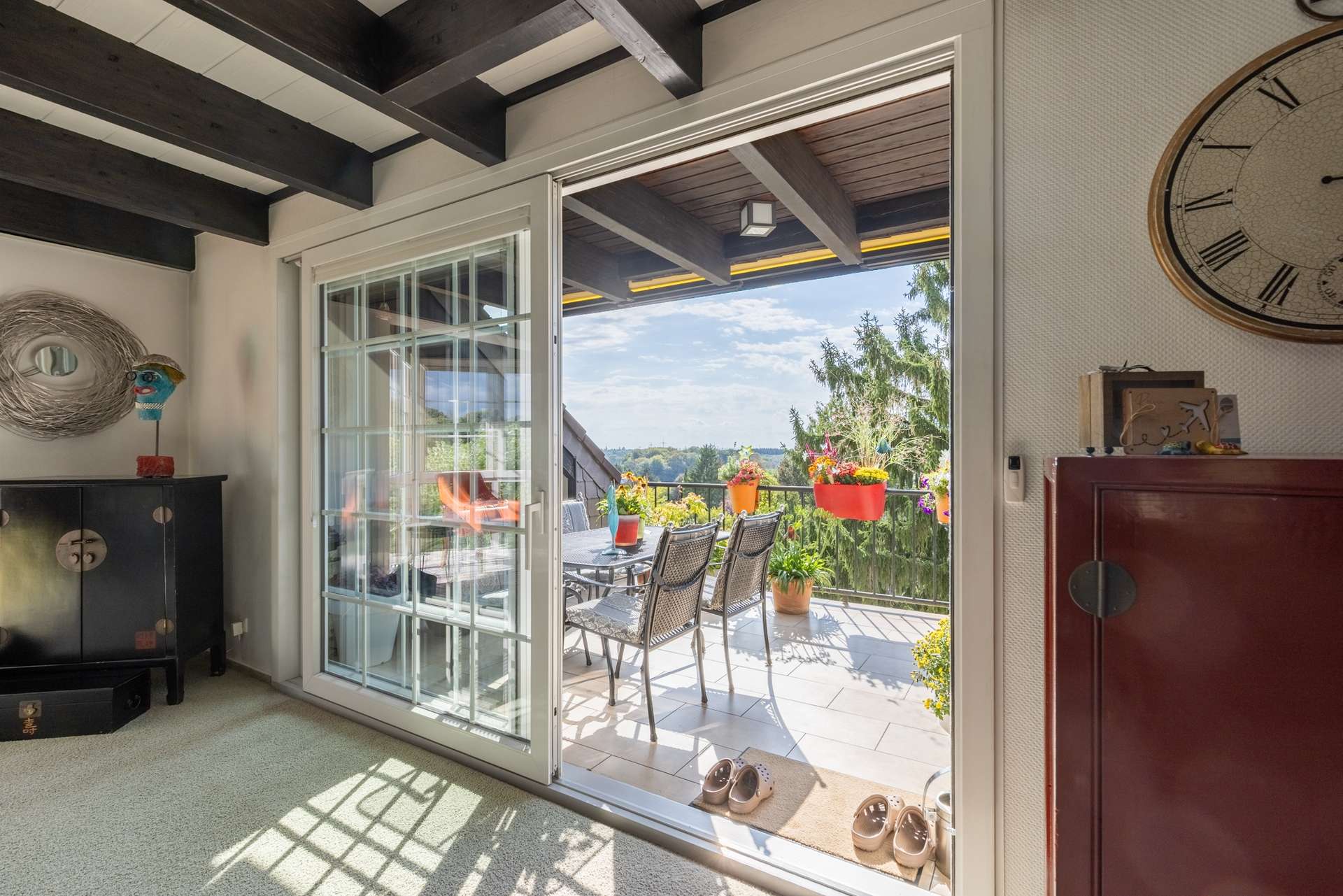 Lichtdurchflutetes Penthouse mit Panoramaterrasse – Bild 6