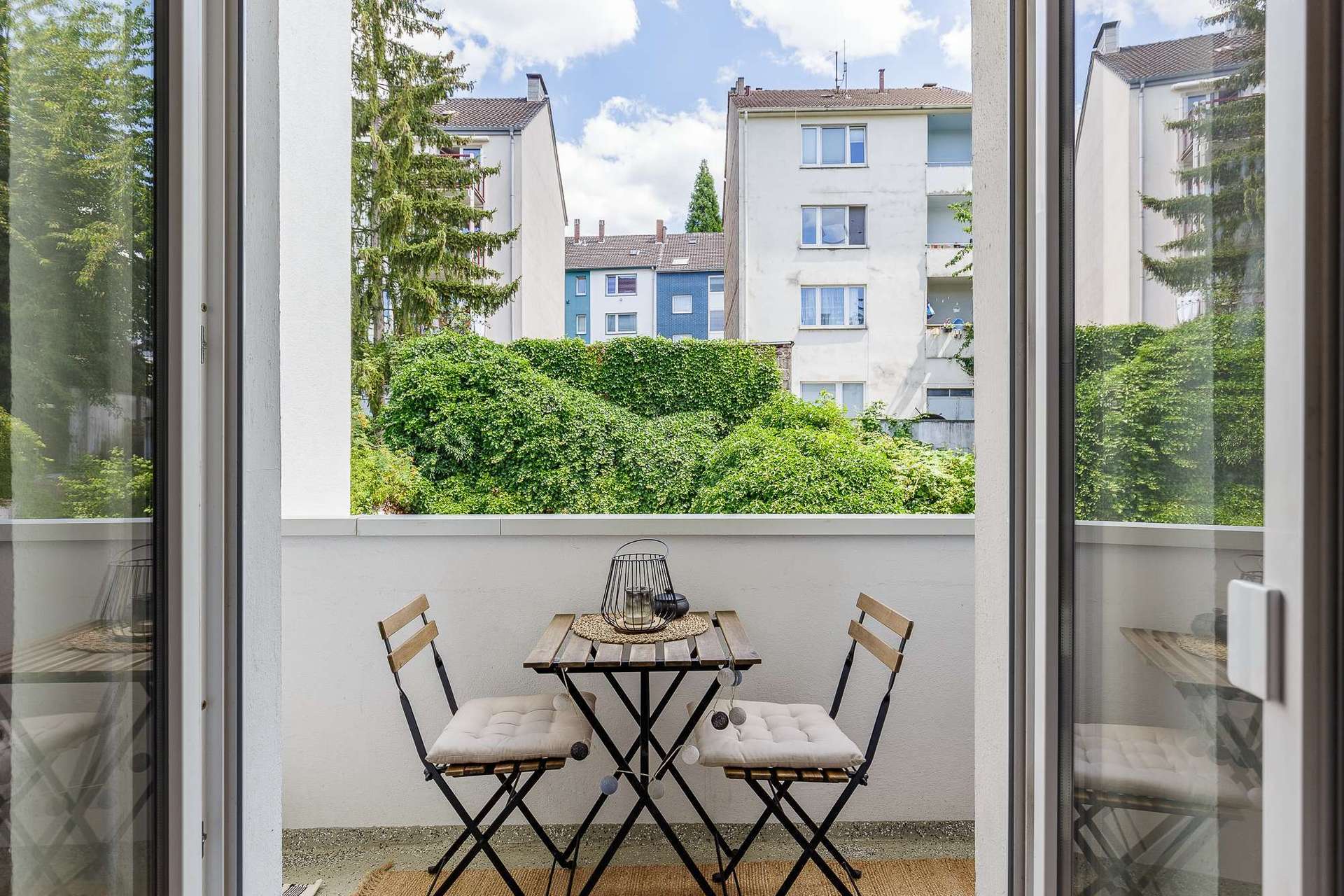 Modernisiertes Mehrfamilienhaus in Wuppertal mit Ausbaureserve – Bild 2