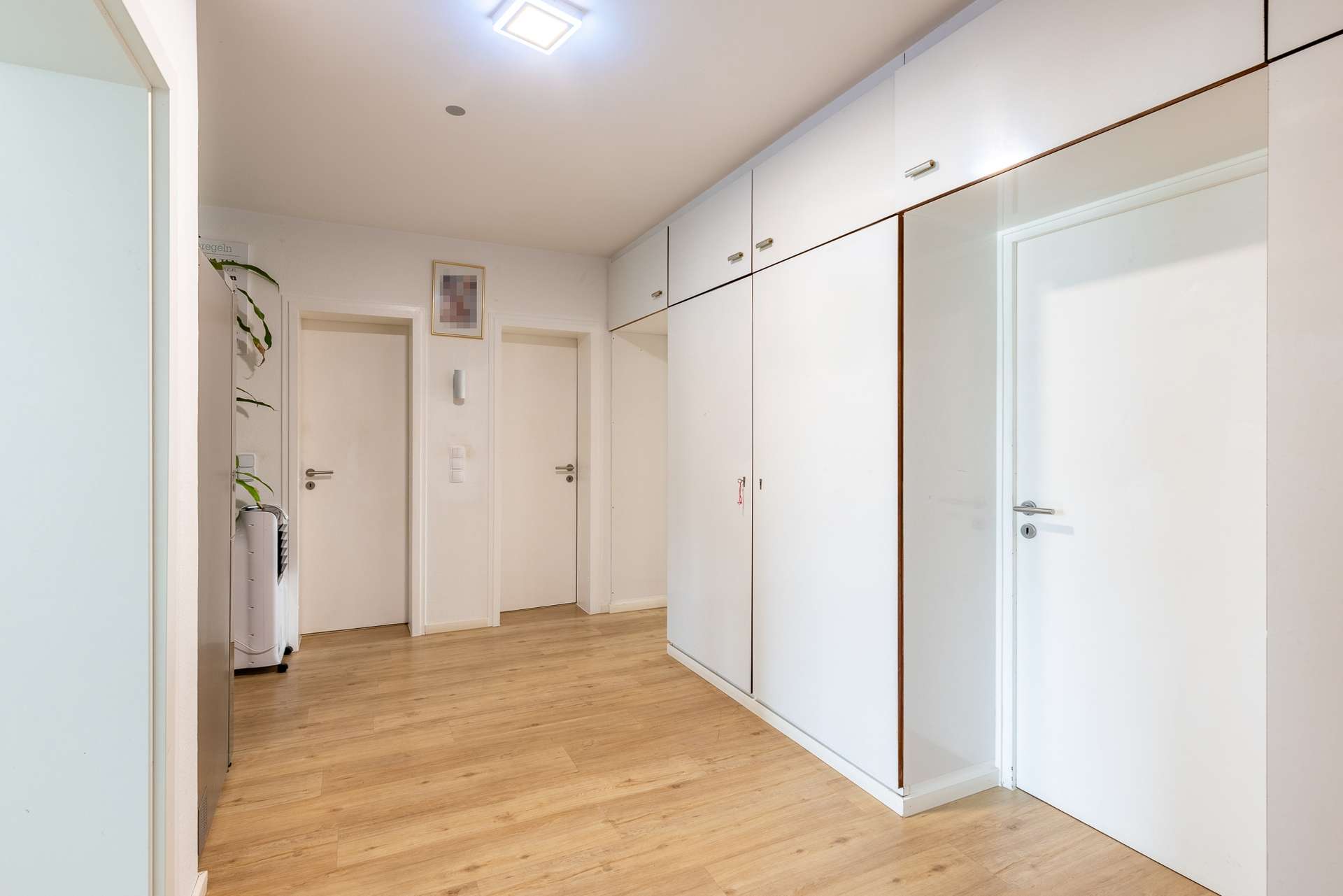 Familienfreundlich & modernisiert: 4 Zimmer mit Balkon und Einbauküche – Bild 2