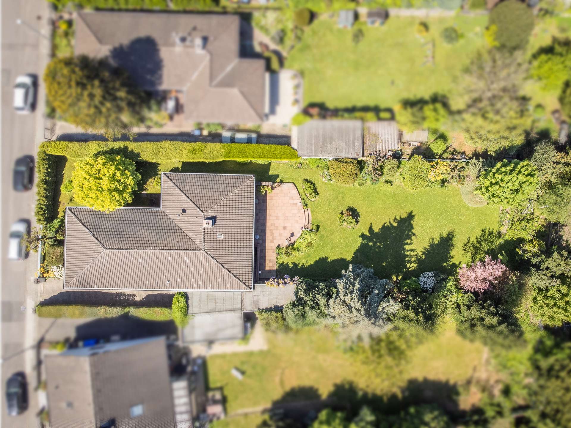 Bungalow mit Weitblick ins Grüne – ruhiges Wohnen auf über 1.000 m² Grundstück – Bild 4