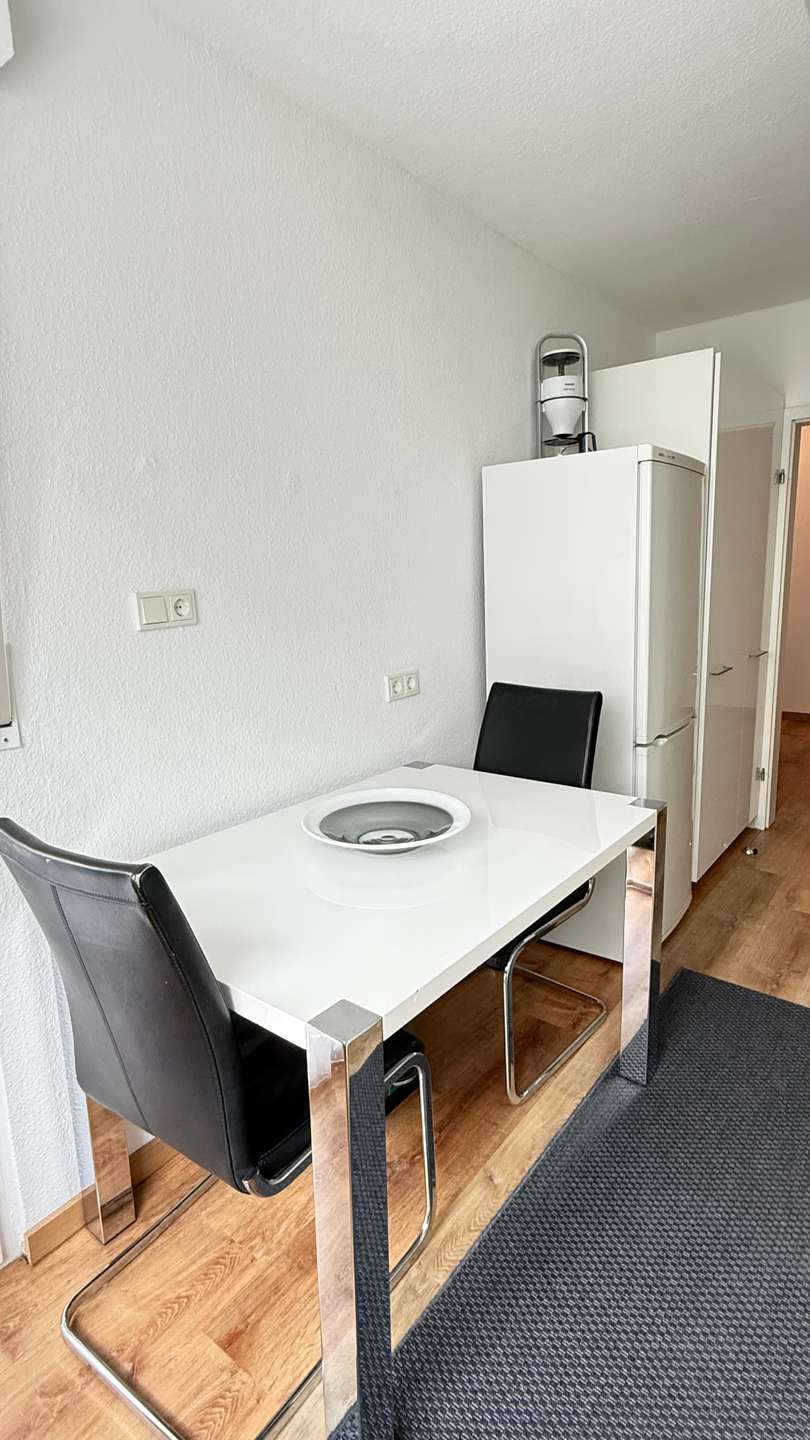 Komplett möbliert - bezugsfertig - 3 Zimmer - Balkon – Bild 7