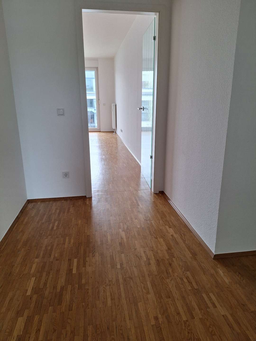 Bonner Str. in Marienburg: Zweizimmer-Komfortwohnung mit Südwestbalkon – Bild 7