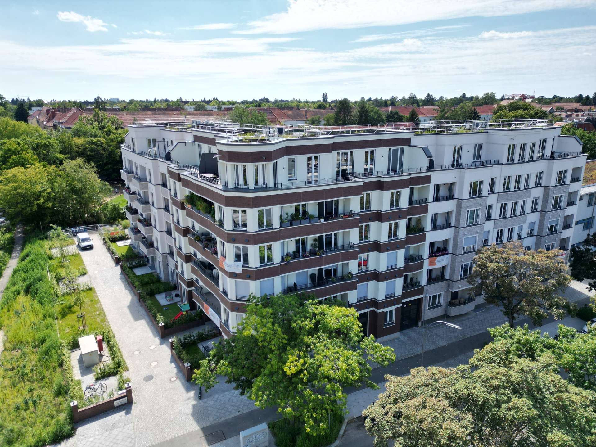 Einziehen & Wohlfühlen: Moderne 2-Zimmer-Neubauwohnung im 3. OG in Berlin-Wilmersdorf – Berlin – Außenansicht