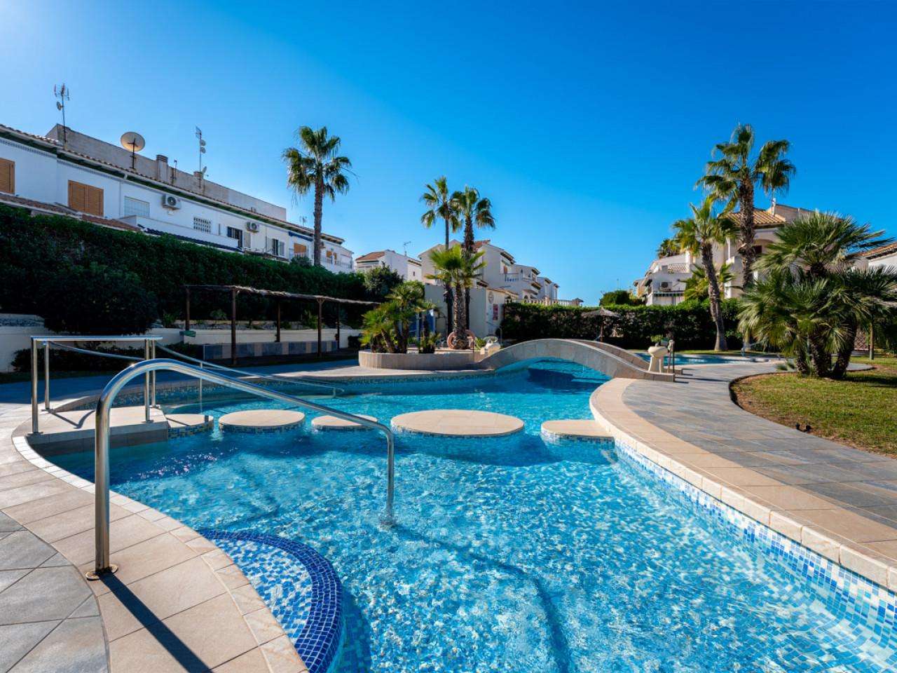 Etagenwohnung mit 1 Schlafzimmer und 1 Badezimmer in Torrevieja| Ref: MA-18015-rev – Torrevieja