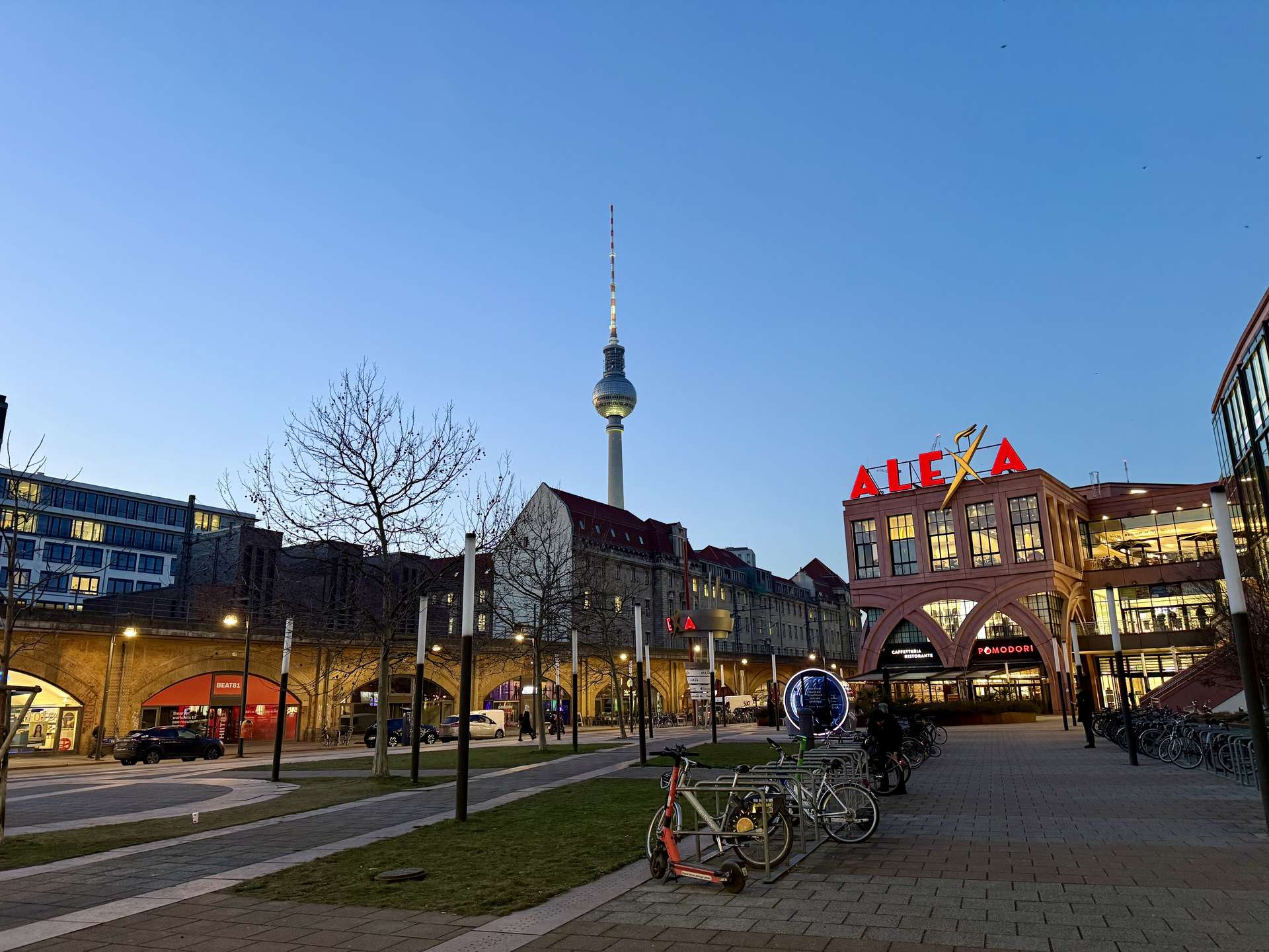 Direkt am ALEXA: Attraktive Gewerbeeinheit nahe Alexanderplatz – Berlin
