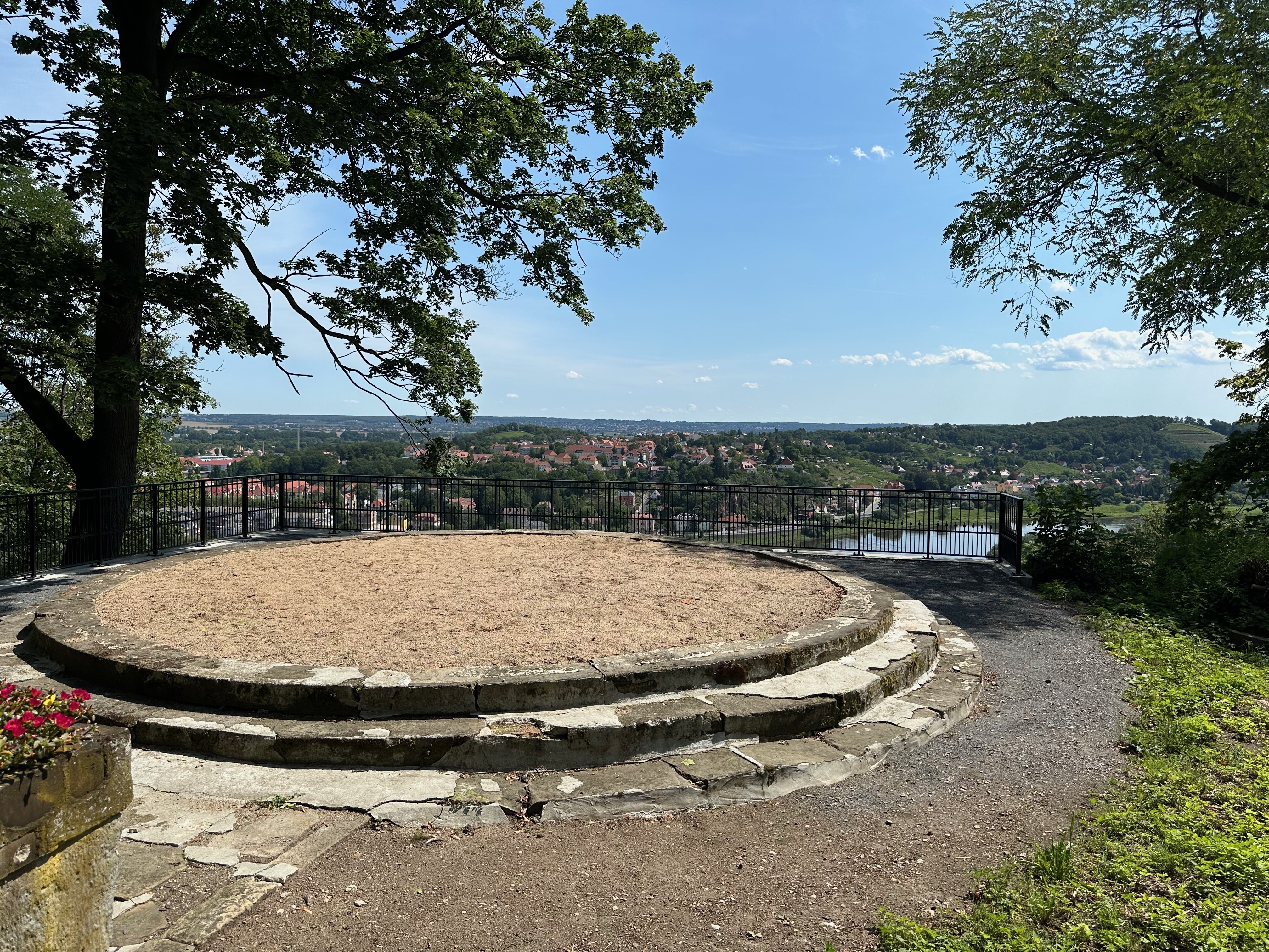 Altenpflege Ensemble mit Landsitz – Meißen