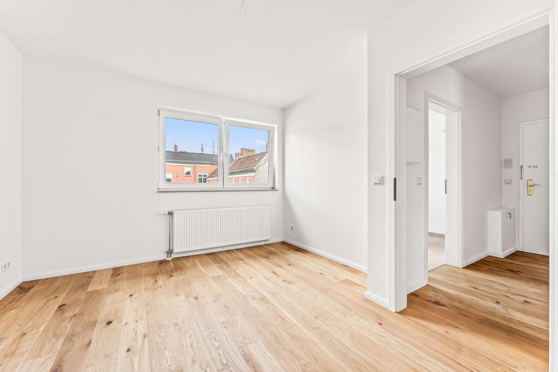 Kernsanierte 2-Zimmer-Wohnung in Traumlage (Duplex-Stellplatz vorhanden) – Berlin