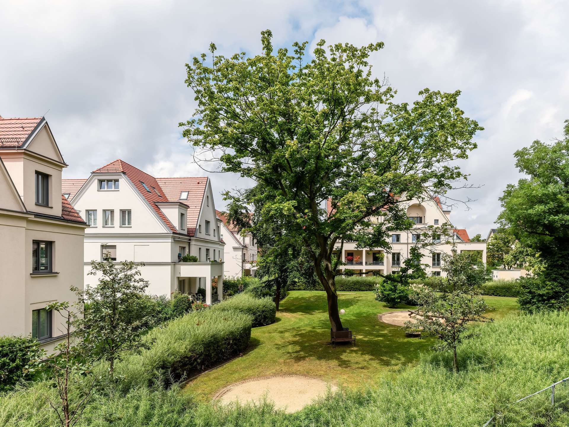 Traumhafte Maisonette-Altbauwohnung mit Balkon und Keller in Dahlem – Berlin