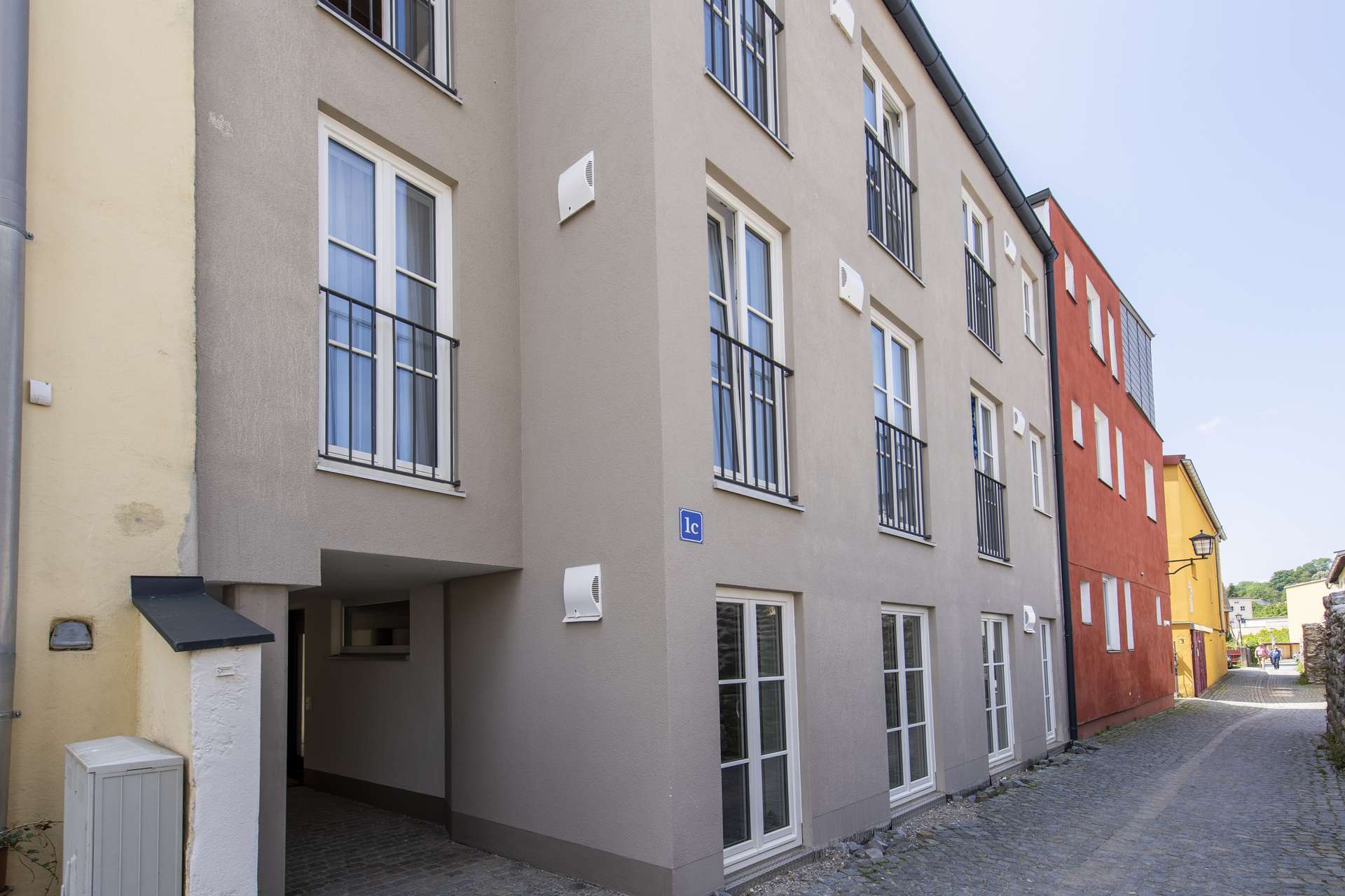 Traumhafte 2-Zimmer Wohnung mit Regendusche, Schreinereinbauküche und mehr! – Wasserburg am Inn