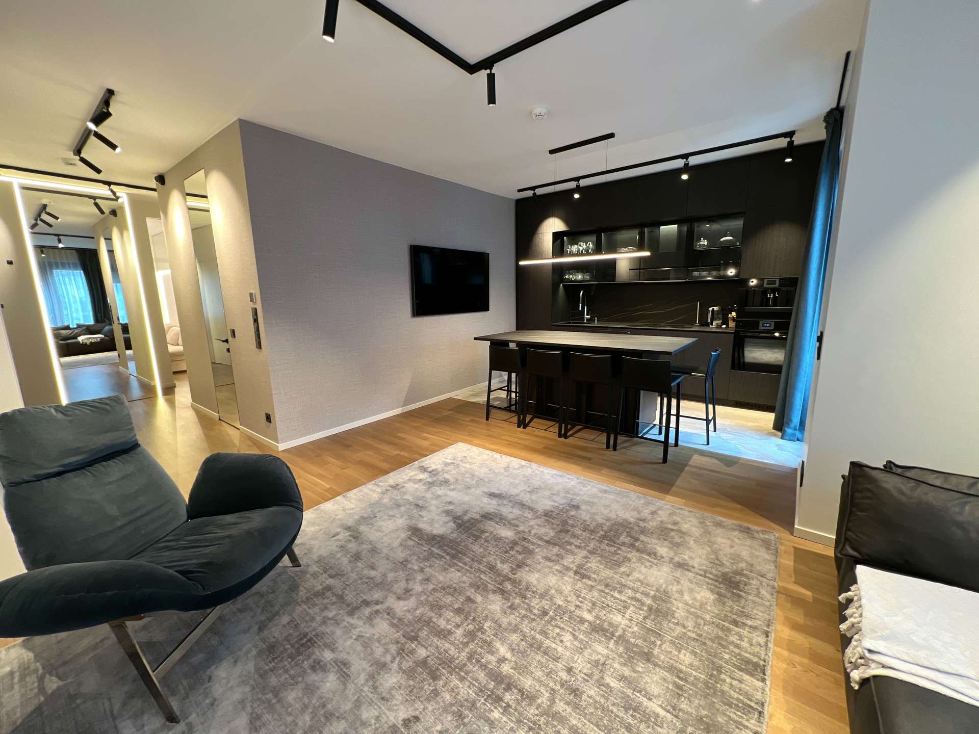 3 Zimmer Kudamm Seitenstraße voll möbliert – Berlin