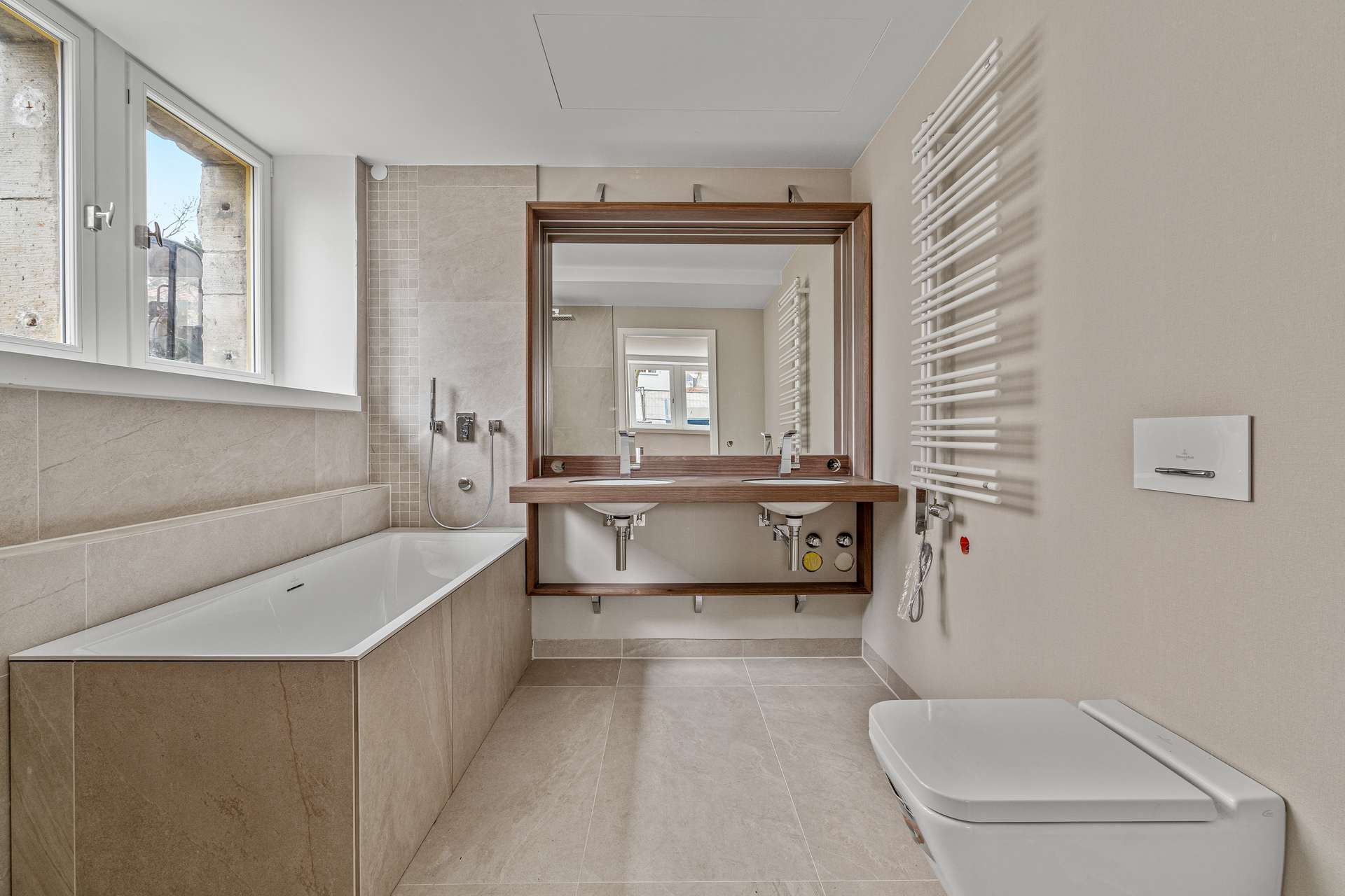 Traumhafte Maisonette-Altbauwohnung mit Balkon und Keller in Dahlem – Berlin