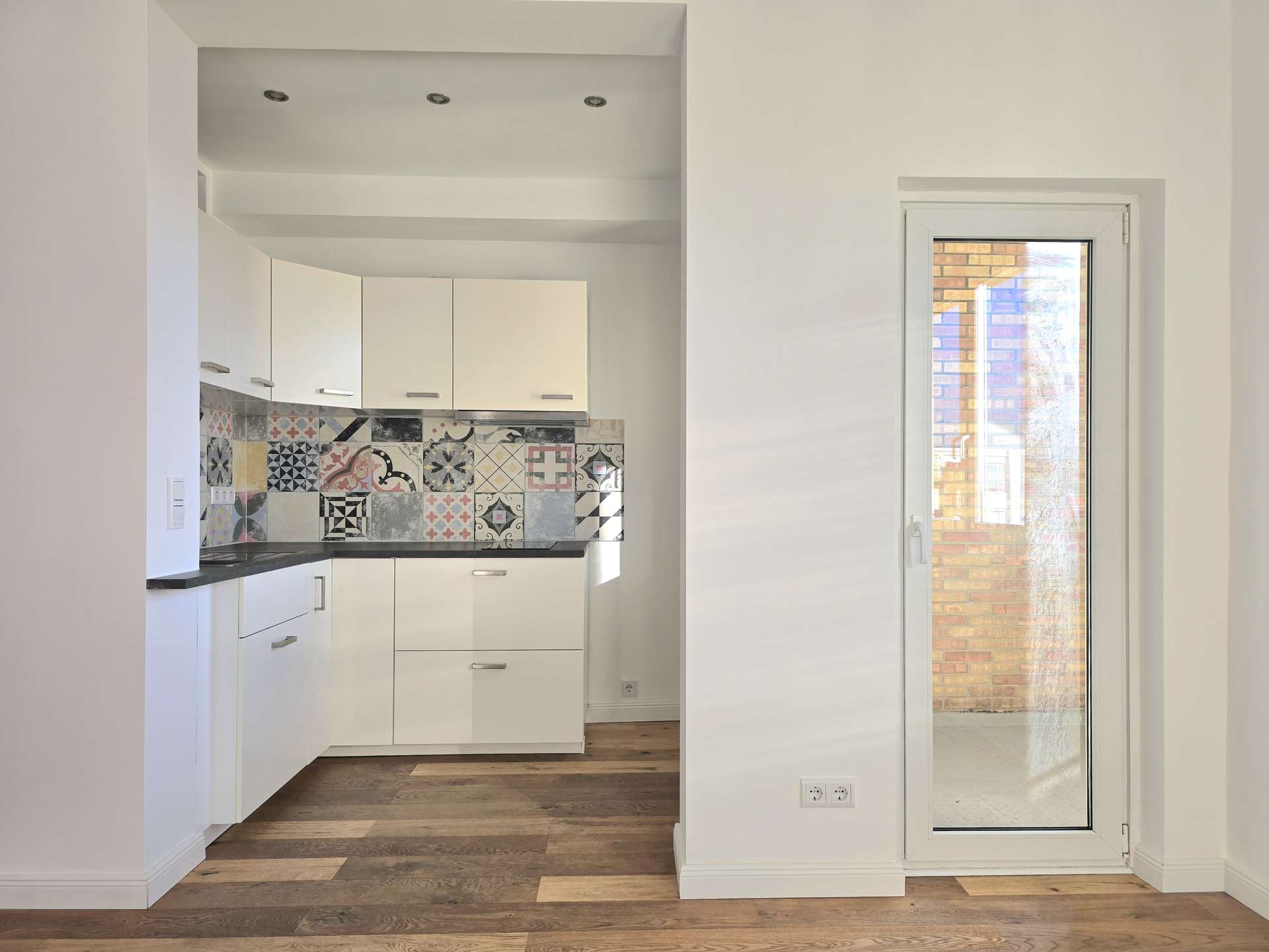 Nur der Himmel über Mir! - Bezugsfreie, Sanierte 1-Zimmer-Wohnung mit EBK und Balkon mit Weitblick – Berlin