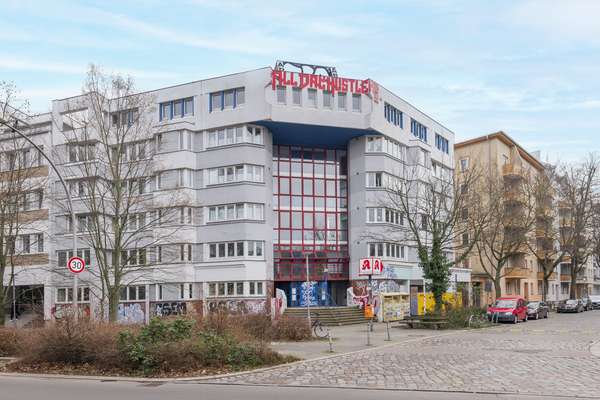 Aufgeteiltes Mehrfamilienhaus in Alt Moabit nahe Bundesratsufer