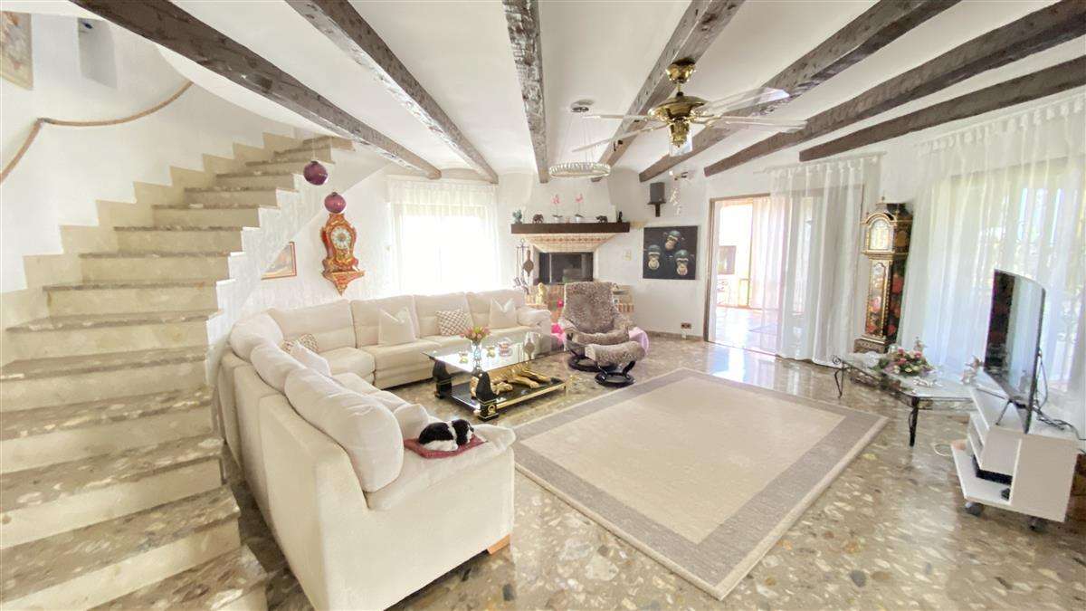 Villa mit 18 Schlafzimmern und 9 Badezimmern in Calpe| Ref: SCR0264 – Calpe