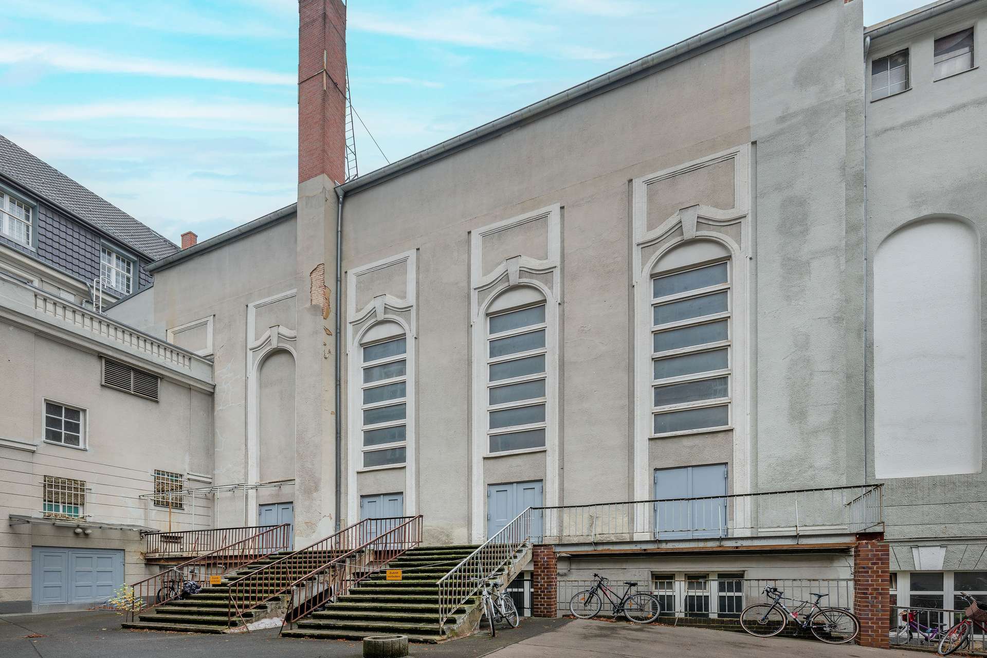 Wohn und Geschäftshaus mitten in der Stadt mit Entwicklungspotenzial – Berlin