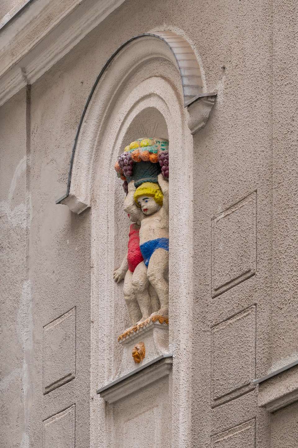 Wohn und Geschäftshaus mitten in der Stadt mit Entwicklungspotenzial – Berlin