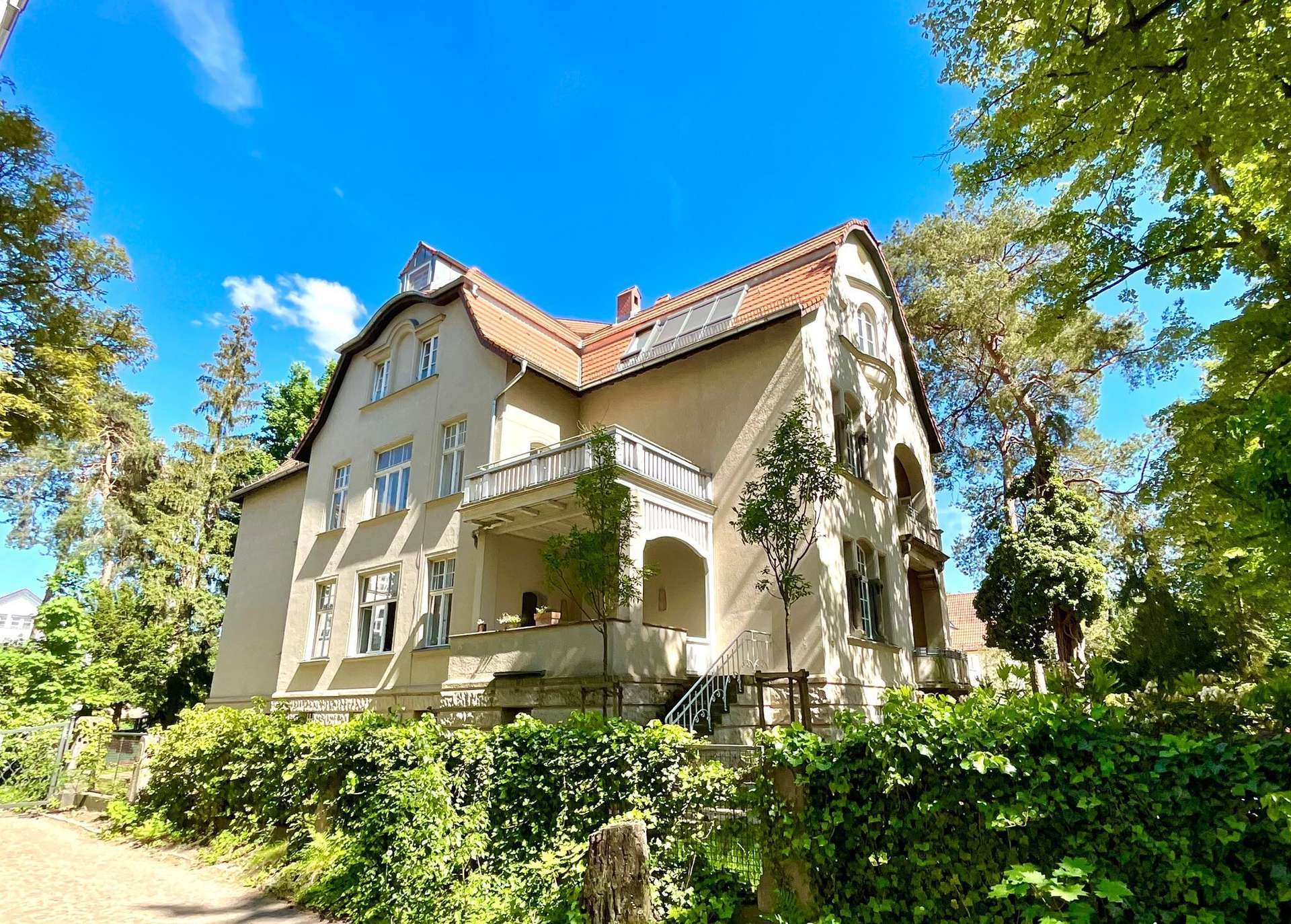 Grunewalder Wohntraum: Villenetage im ehemaligen Direktorenhaus mit viel Gestaltungspotenzial – Berlin