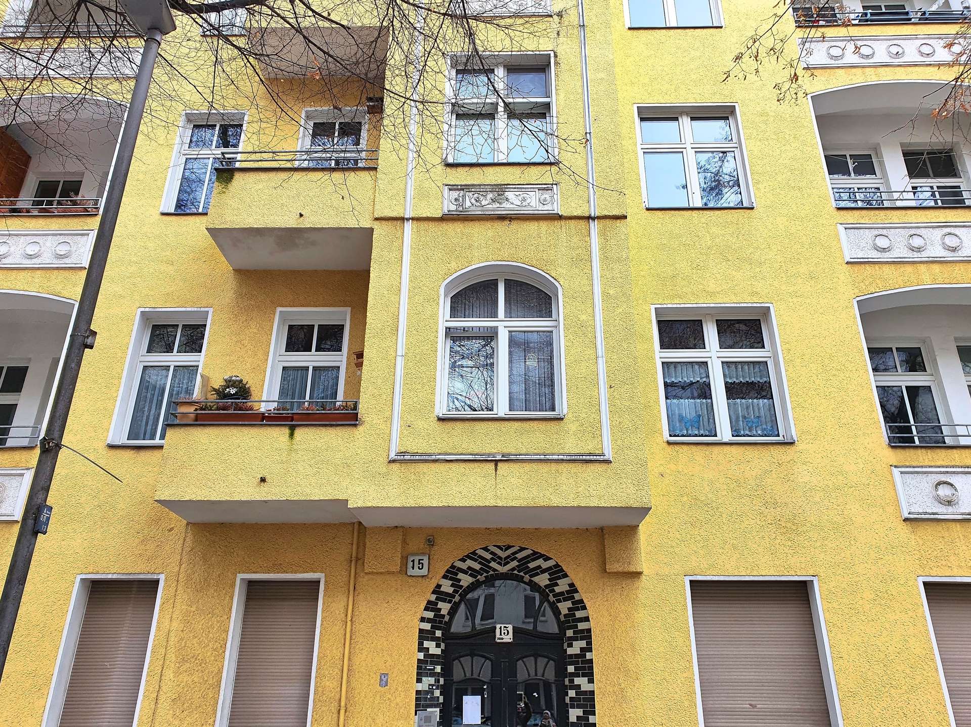 Helle 1-Zimmer-Wohnung mit großer Küche im schönen Altbau in Berlin-Mitte – Berlin