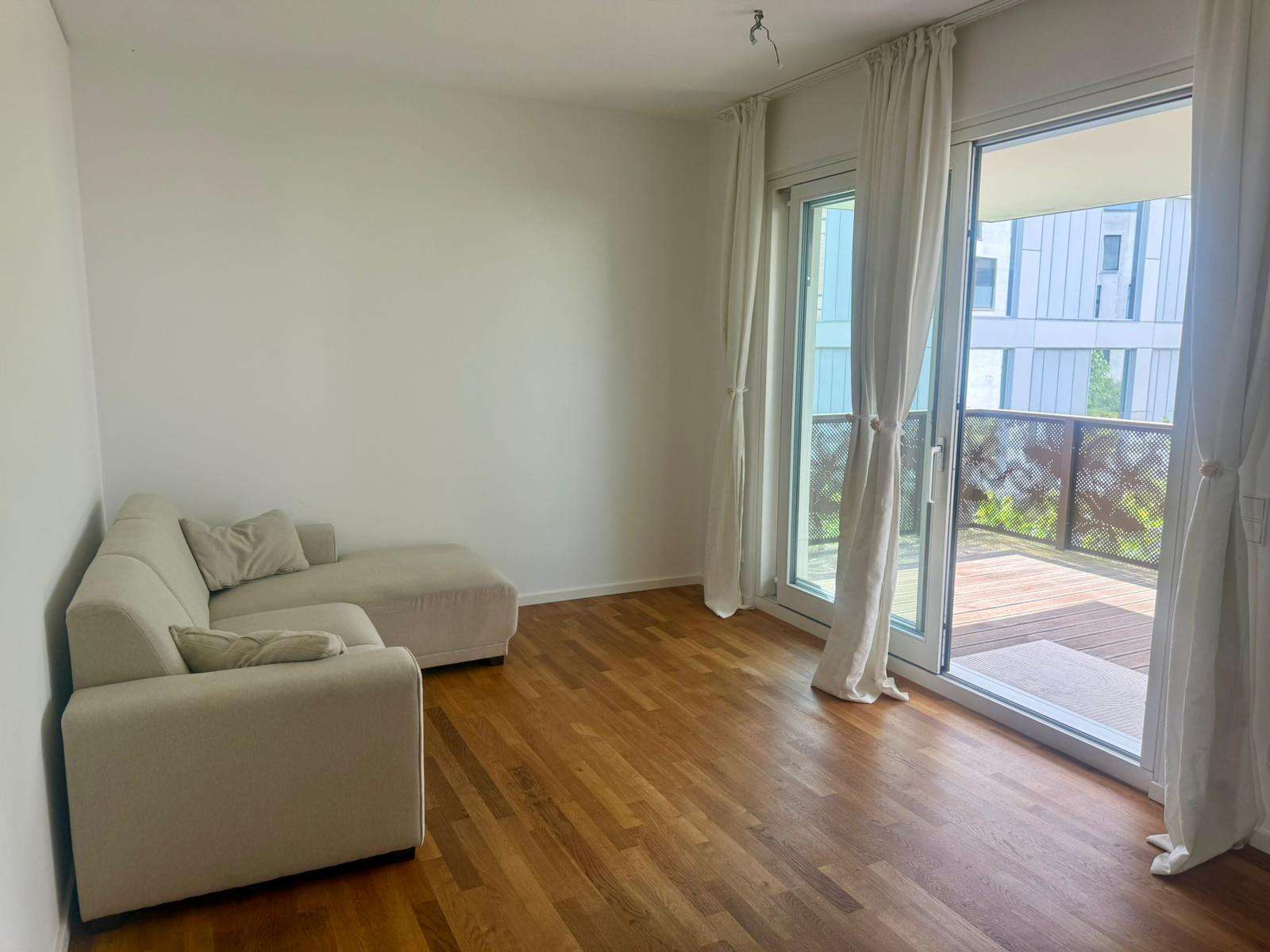 Neuwertige 3 Zimmer Wohnung mit Balkon und Gäste WC im 1.OG vom begehrten Fünf Morgen – Berlin