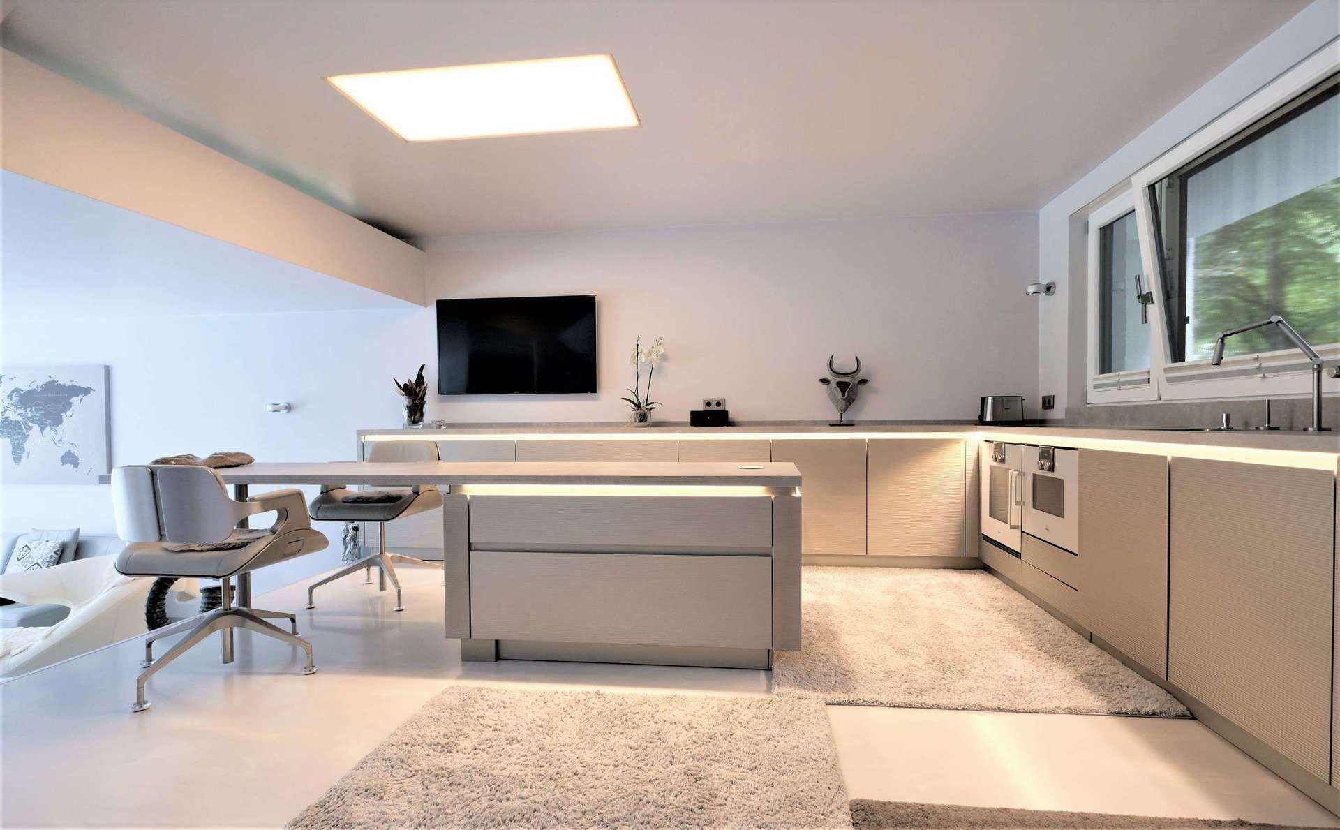 Außergewöhnliches Wohnerlebnis: Design-Townhouse am Hagenplatz mit Pool & Garage – Berlin