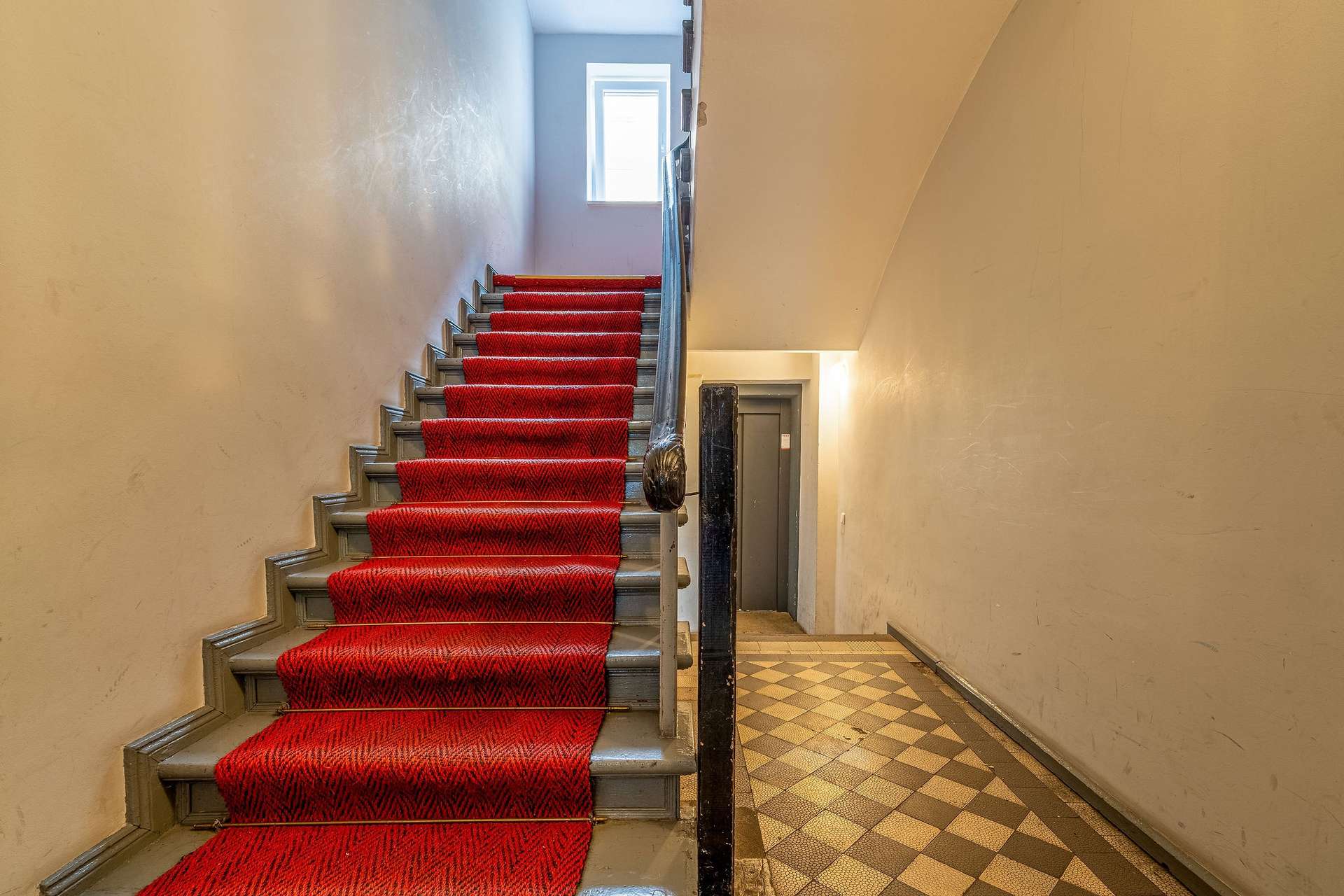 Großzügige 3,5-Zimmer-Altbauwohnung mit Balkon – stilvoll renoviert und modernisiert – Berlin