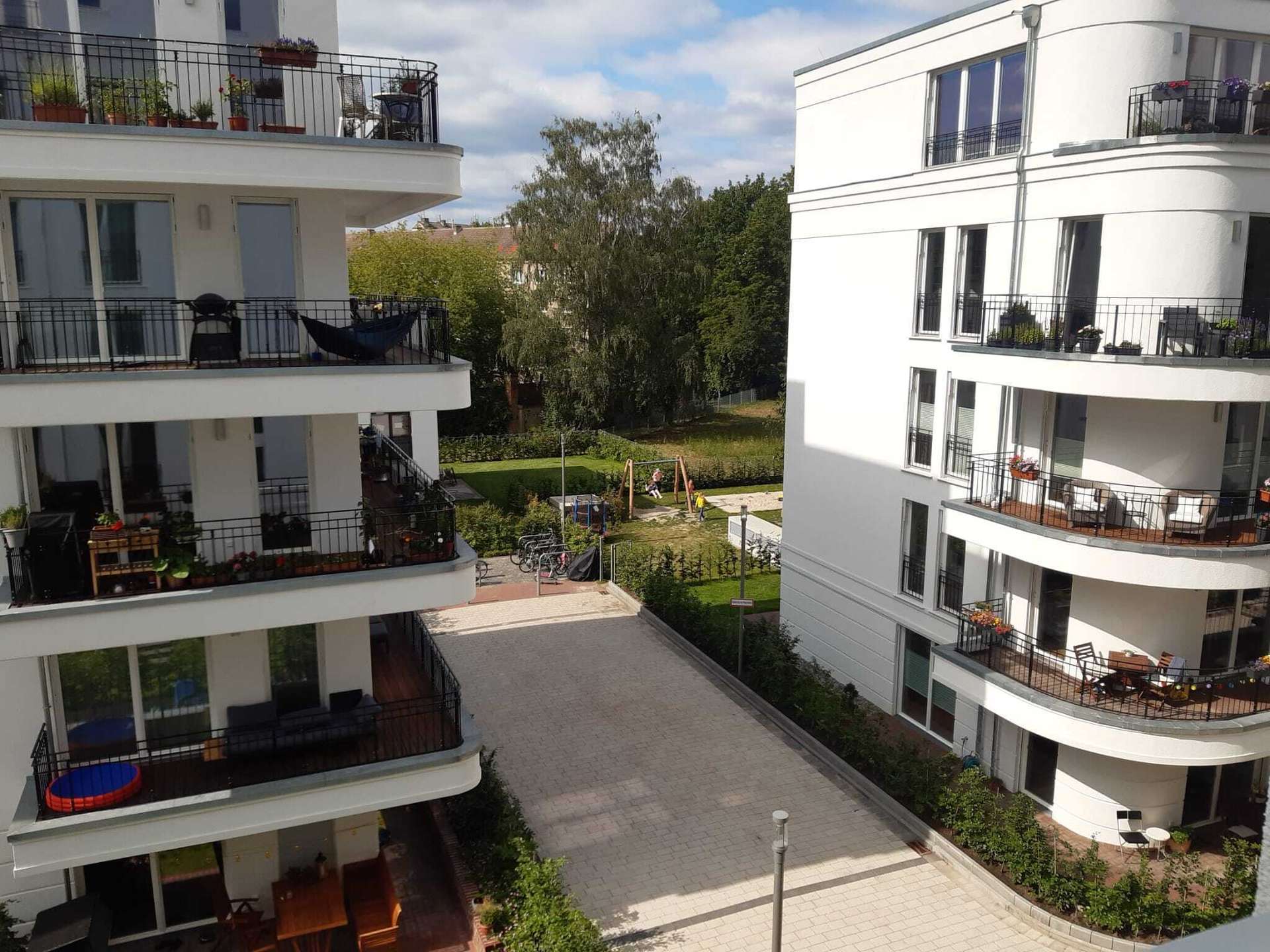 Luxuriöse 6-Zimmer-Wohnung mit Fahrstuhl (TG-Stellplatz vorhanden) – Berlin