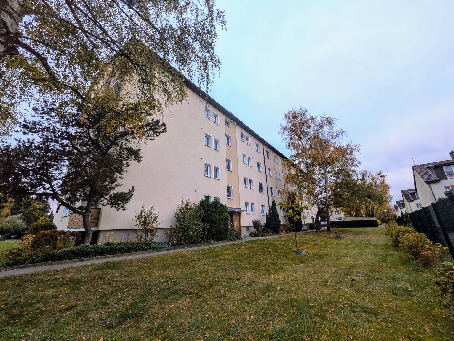 Ihr neues Zuhause in Spandau! Kernsanierte 2-Zimmer-Wohnung mit Balkon und Wohlfühlfaktor – Berlin 