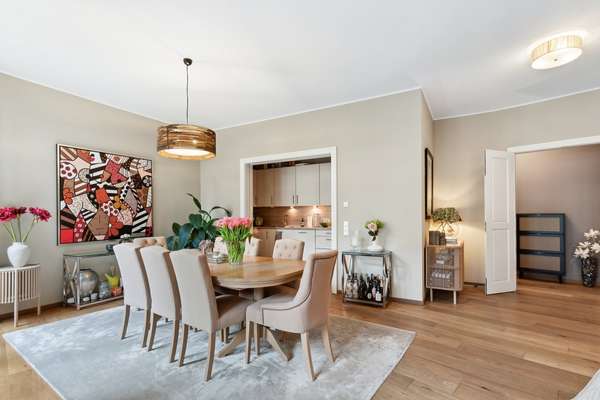 Wohntraum im Herzen von Berlin: 4 Zimmer, 2 Balkone & TG-Stellplatz