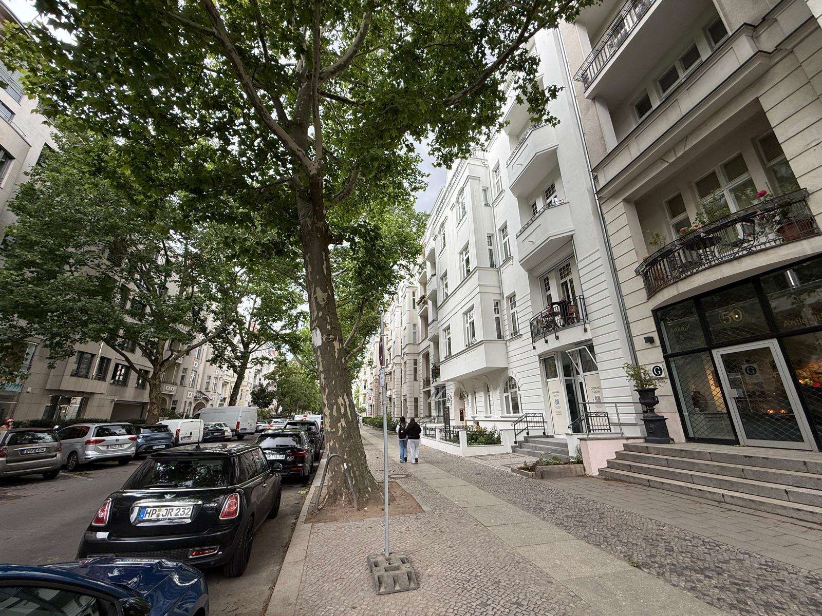 Olivaer Platz um die Ecke – Berlin
