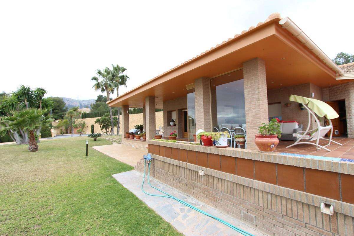 Villa mit 5 Schlafzimmern und 3 Badezimmern in Calpe| Ref: SCR0040 – Calpe