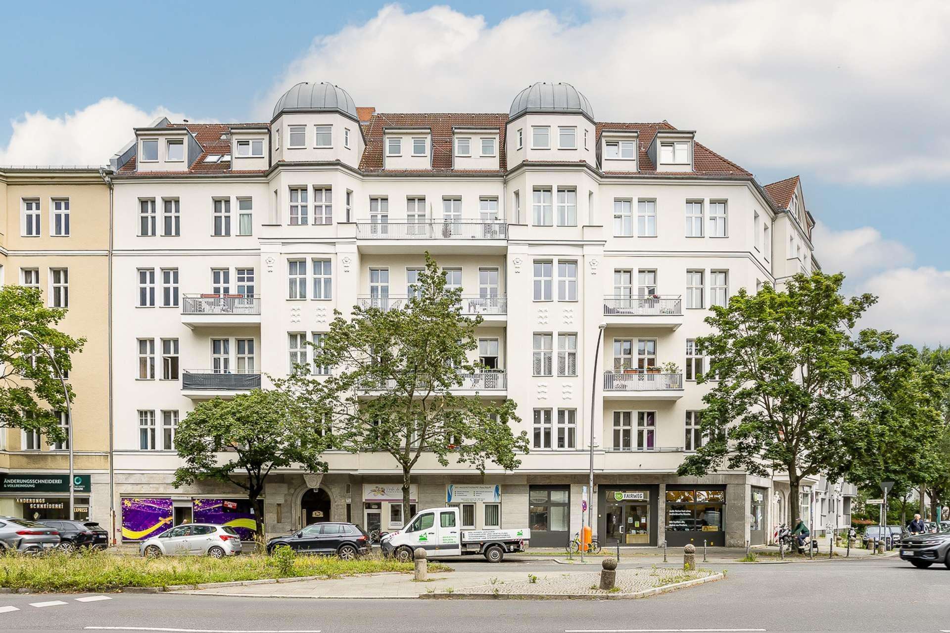 Hochwertig sanierte Altbauwohnung – Berlin