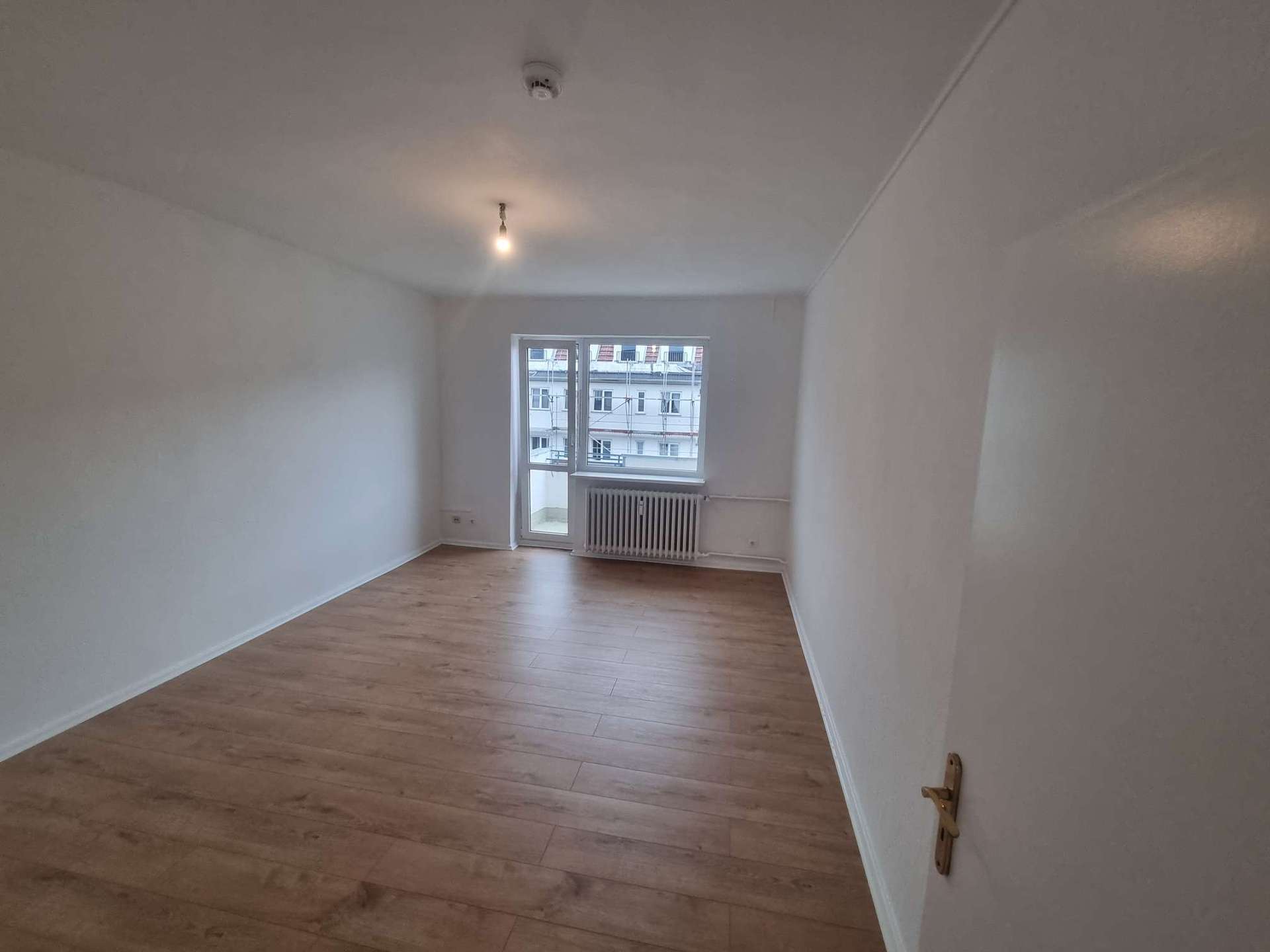 Stilvolle 2,5-Raum-Wohnung mit Einbauküche in Berlin Spandau – Berlin